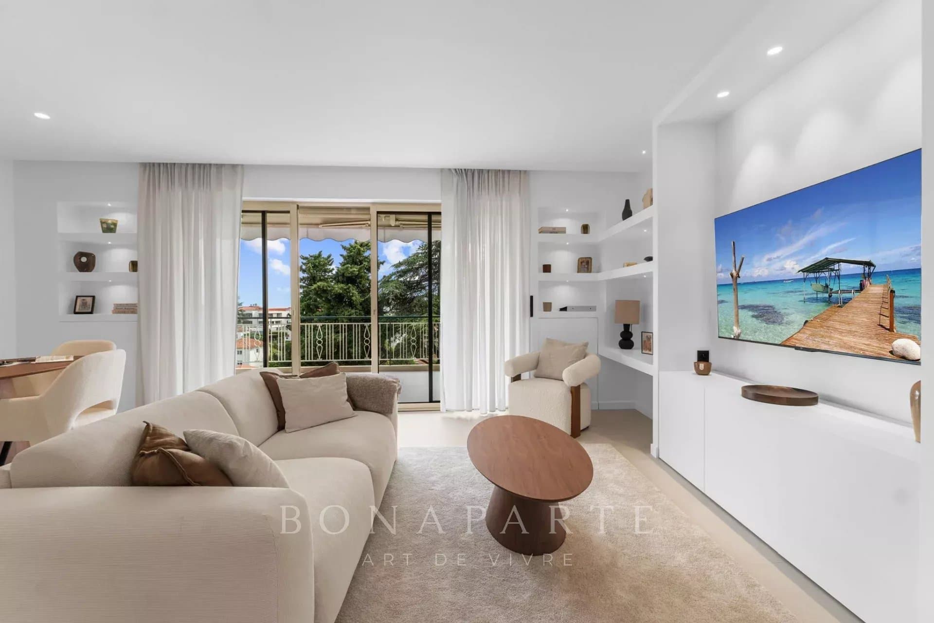 CANNES / LE CANNET - MAGNIFIQUE 3 PIECES - DERNIER ETAGE