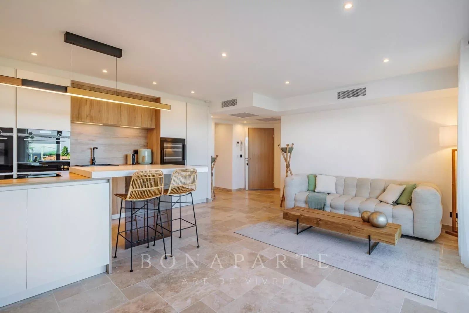 Appartement T3, centre-ville avec vue mer. Rénové en 2025