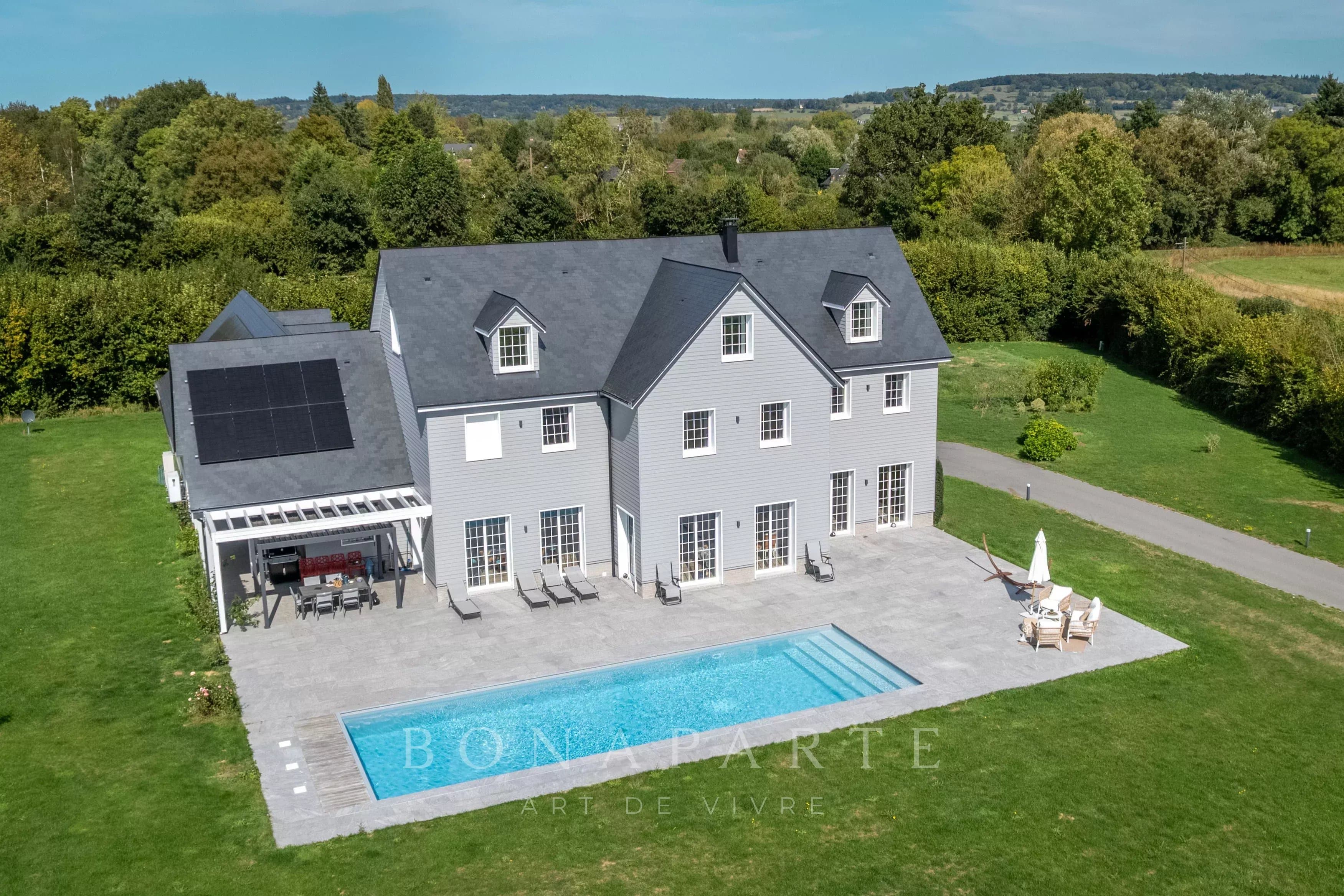 Prestigious contemporary property near Deauville
