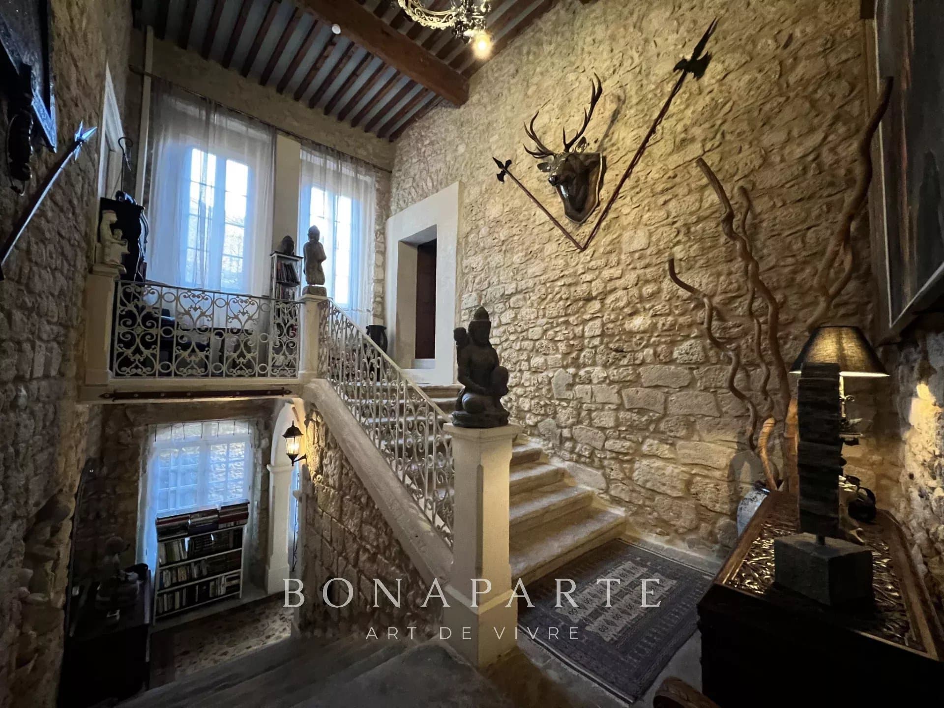 Rachetez un bout d’Histoire – Château Médiéval du XIIe siècle dans la région de Béziers