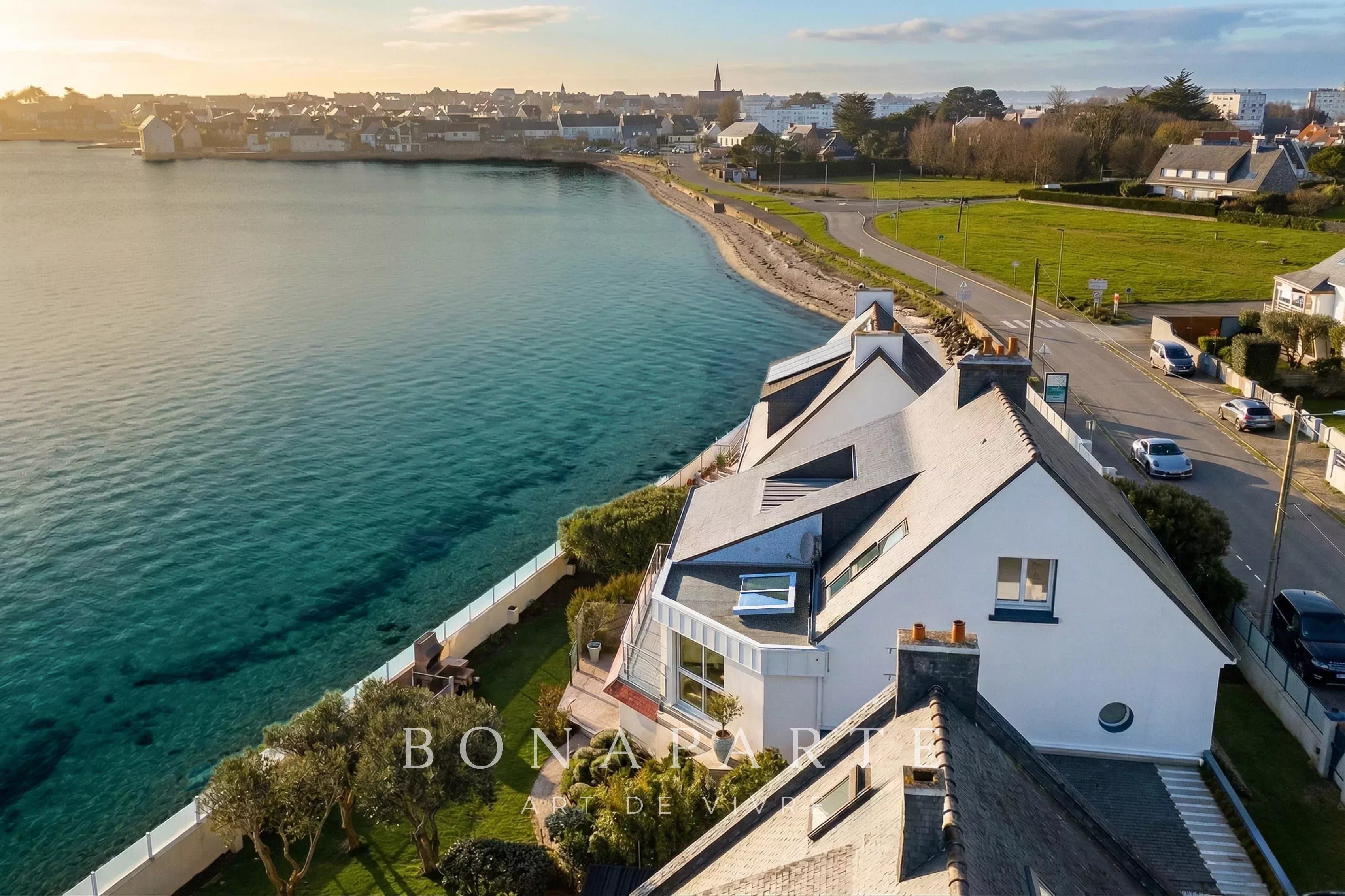 RIANTEC / BRETAGNE SUD - MAISON EN PREMIER RIDEAU – VUE MER ET ACCÈS PRIVATIF À LA PLAGE
