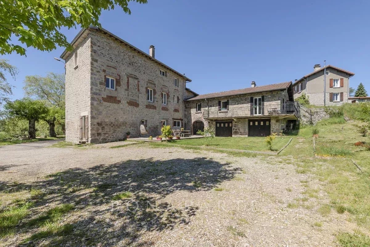 Propriété d’exception entièrement meublée dans le Parc du Pilat