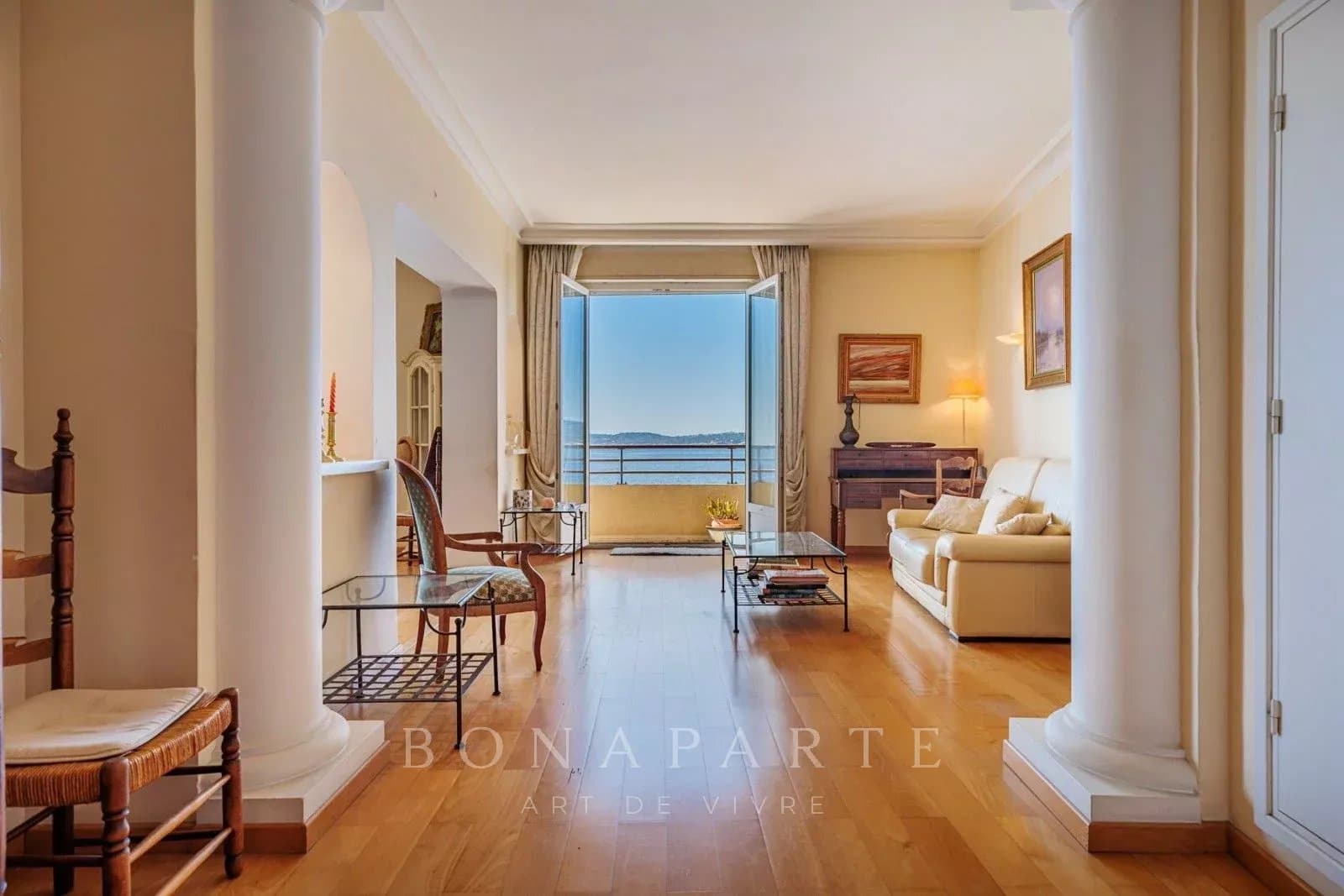 Appartement centre-ville avec vue mer à rénover