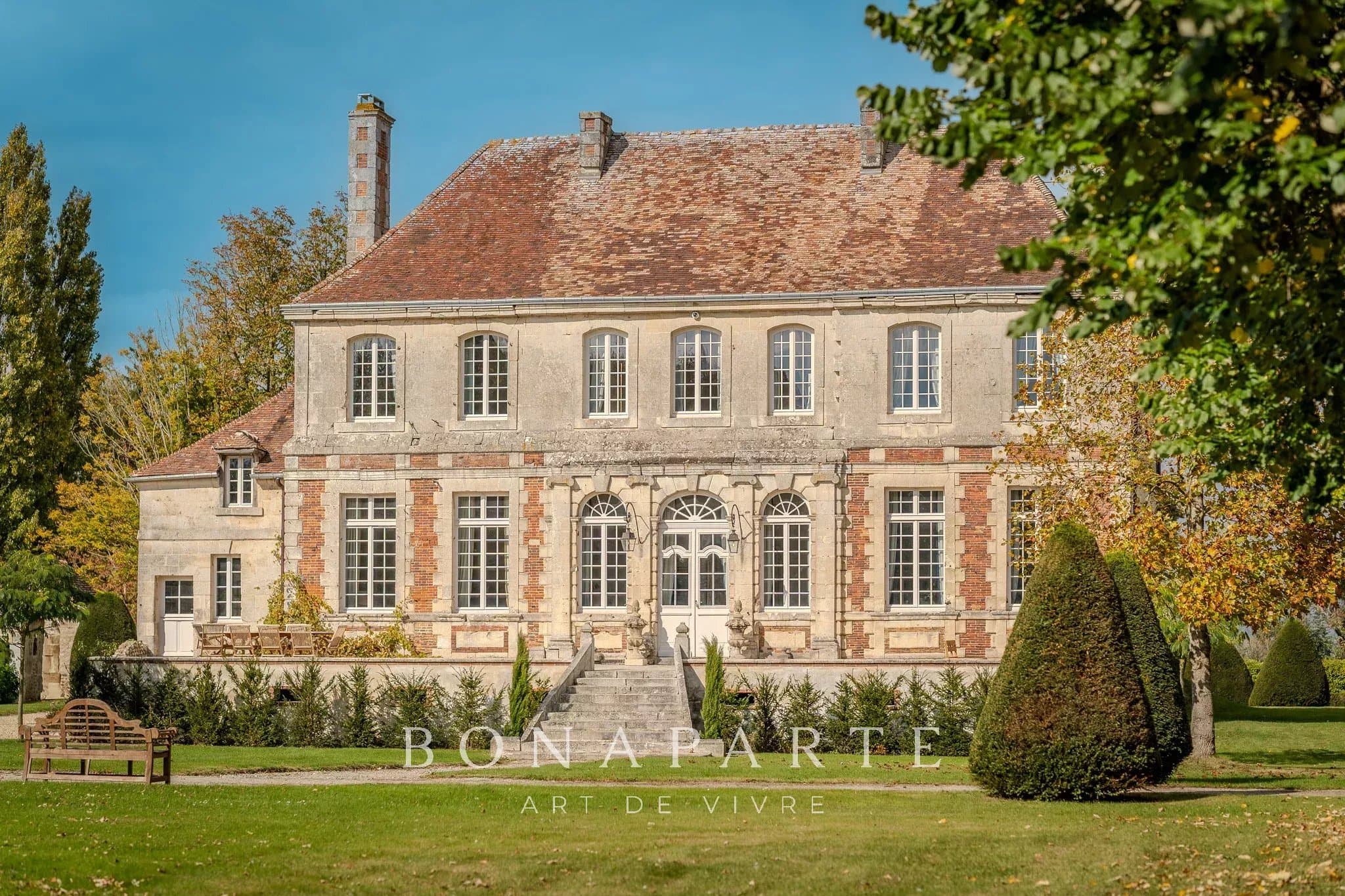 LE NEUBOURG - LOUIS XIII MANOR - FULLY RESTORED