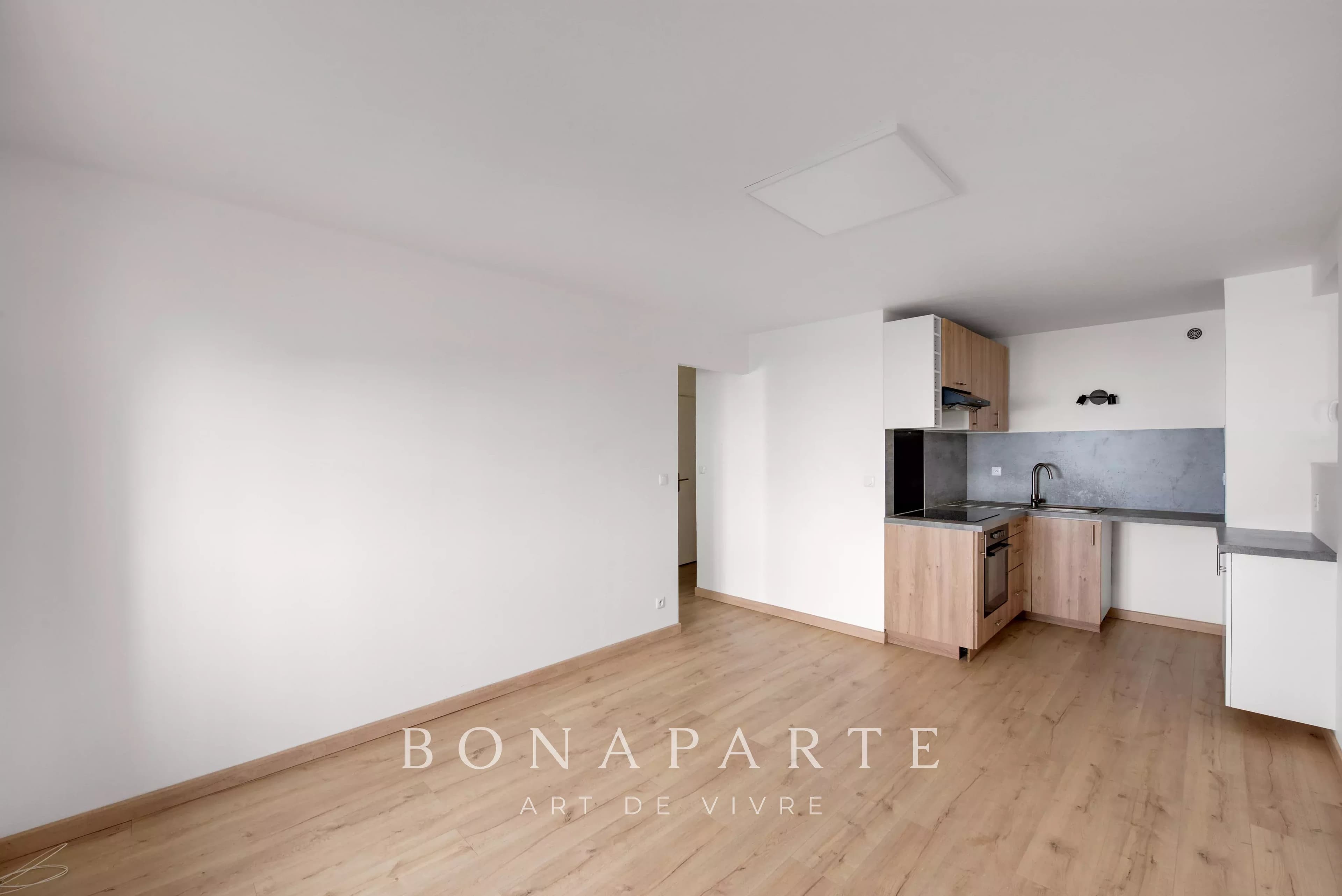 Élégance & charme en plein cœur de ville – Appartement T2 rénové en 2024