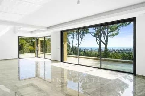 Magnifique Villa Contemporaine à Mougins avec Vue Mer, Piscine et Prestations Haut de Gamme