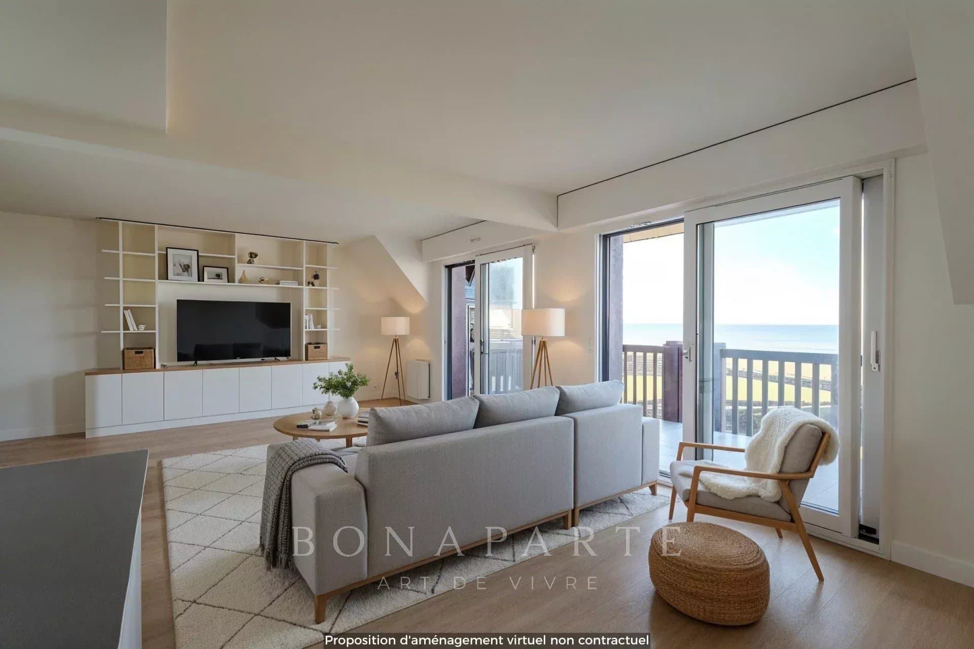 Exceptional apartment facing the sea