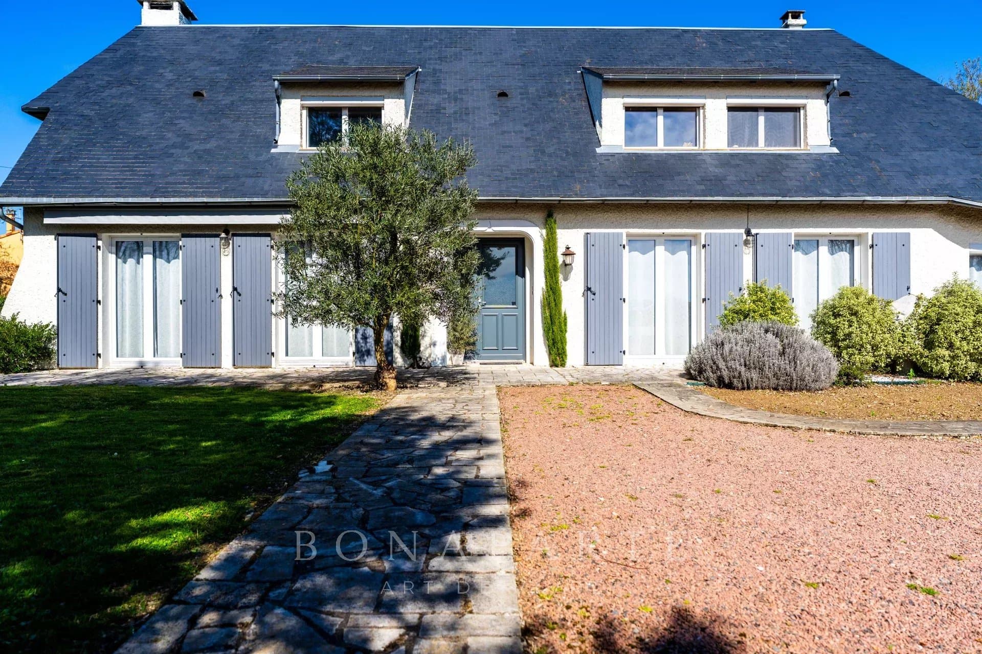 Confort contemporain et art de vivre : belle maison familiale à deux pas de Niort