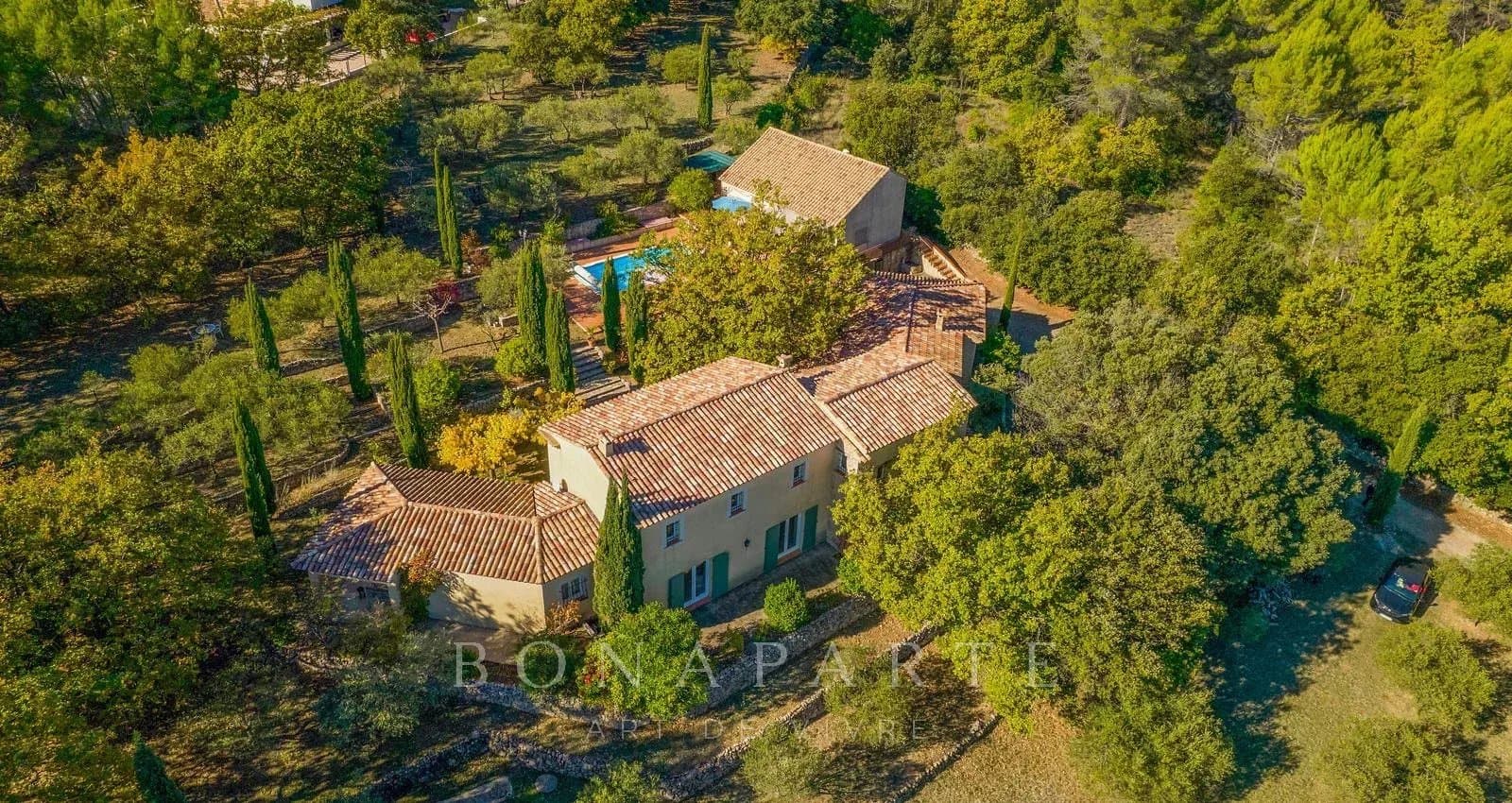 NOUVEAUTÉ EXCLUSIVITÉ AUX PORTES DE FLAYOSC PRESTIGIEUSE BASTIDE PROVENÇALE