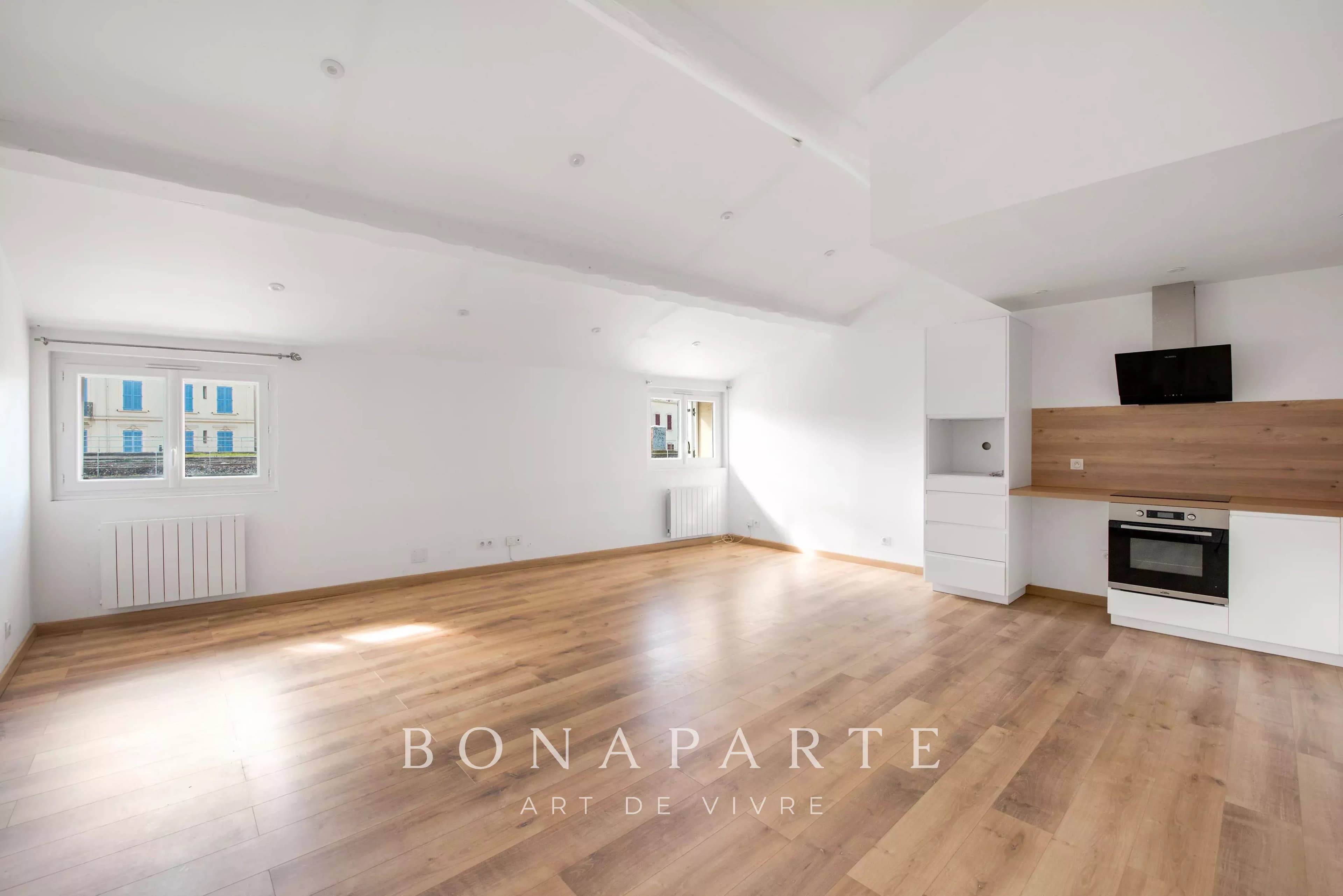 Élégance & charme en plein cœur de ville – Appartement T3 rénové en 2024