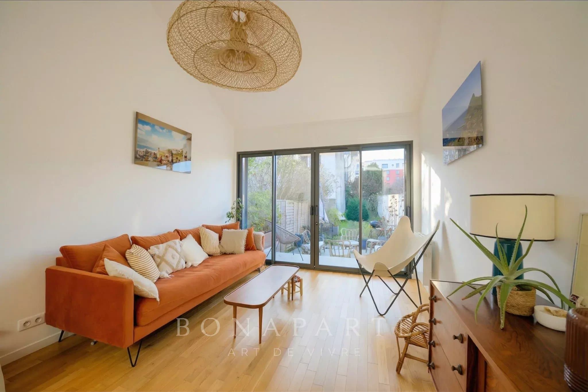 Maison d’époque avec véranda et jardin