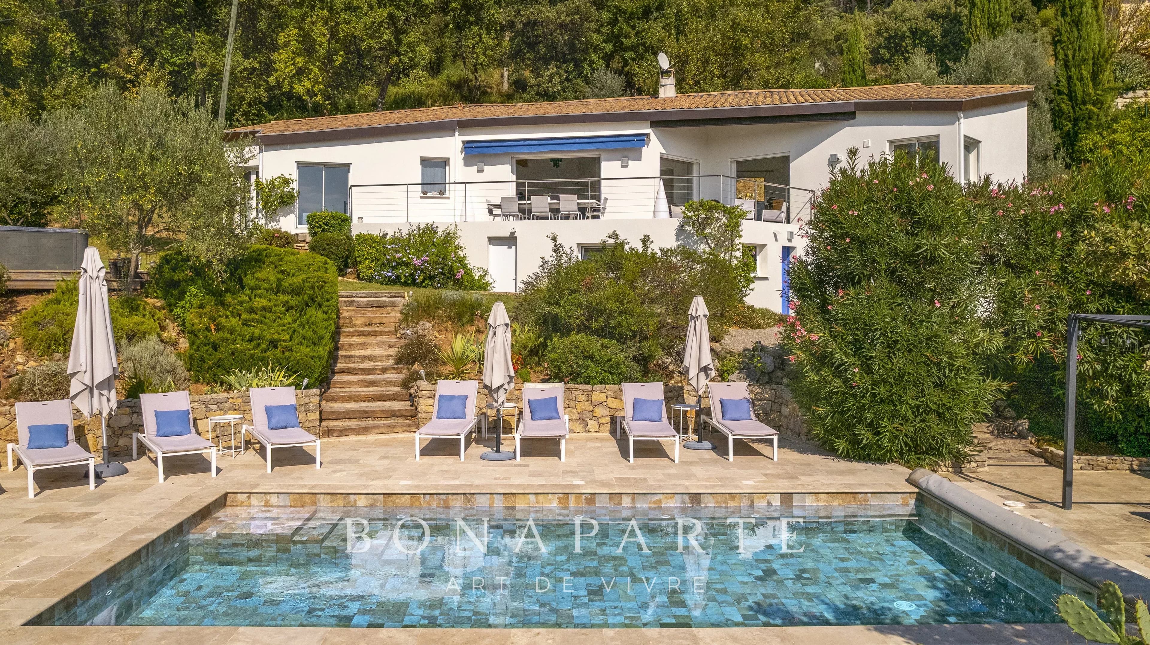 LA MOTTE - SUPERBE VILLA - VUE DÉGAGÉE SUR LA NATURE