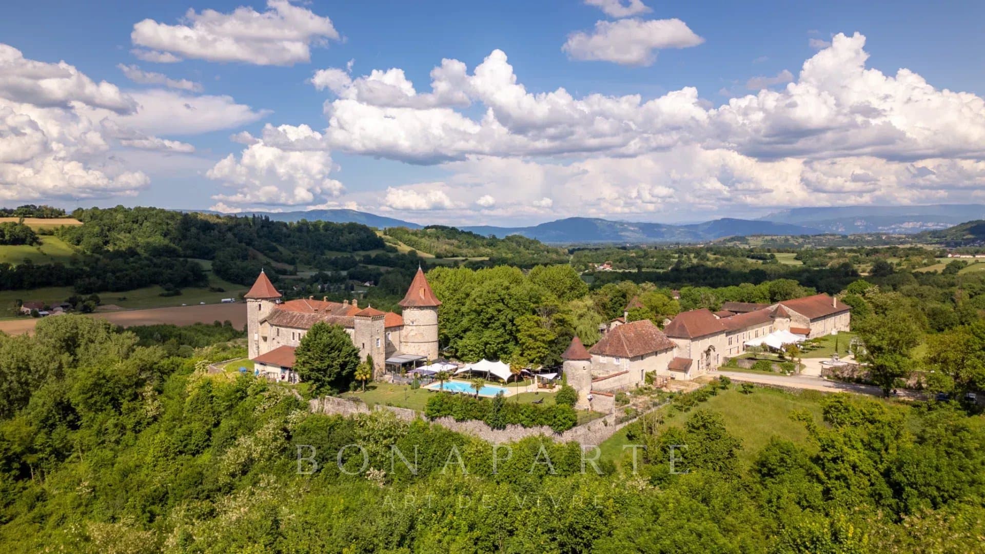 Château d’Exception aux – Domaine Hôtelier 4* & Événementiel