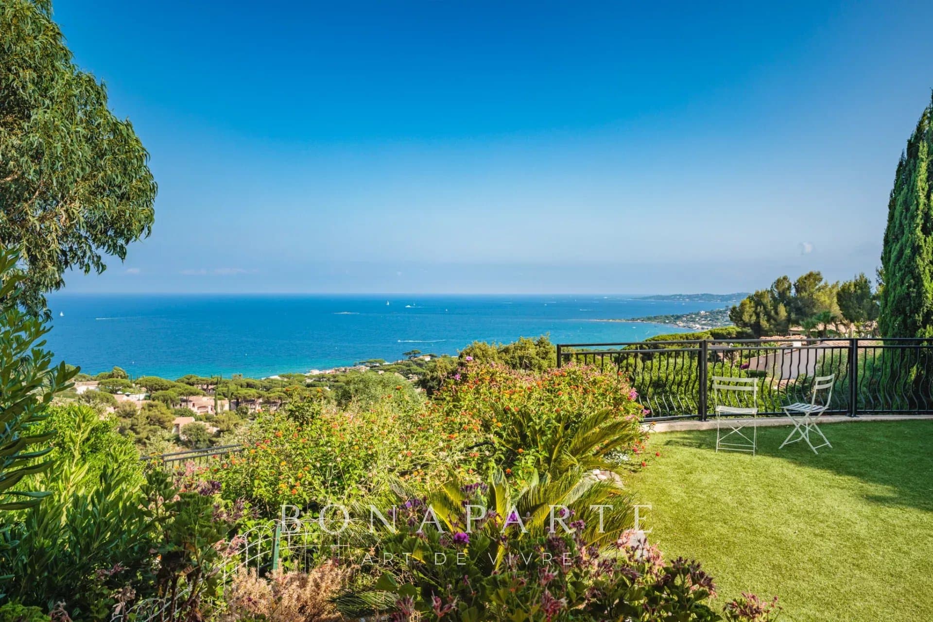 SAINTE-MAXIME - SEA VIEW VILLA WITH PANORAMIC VIEWS