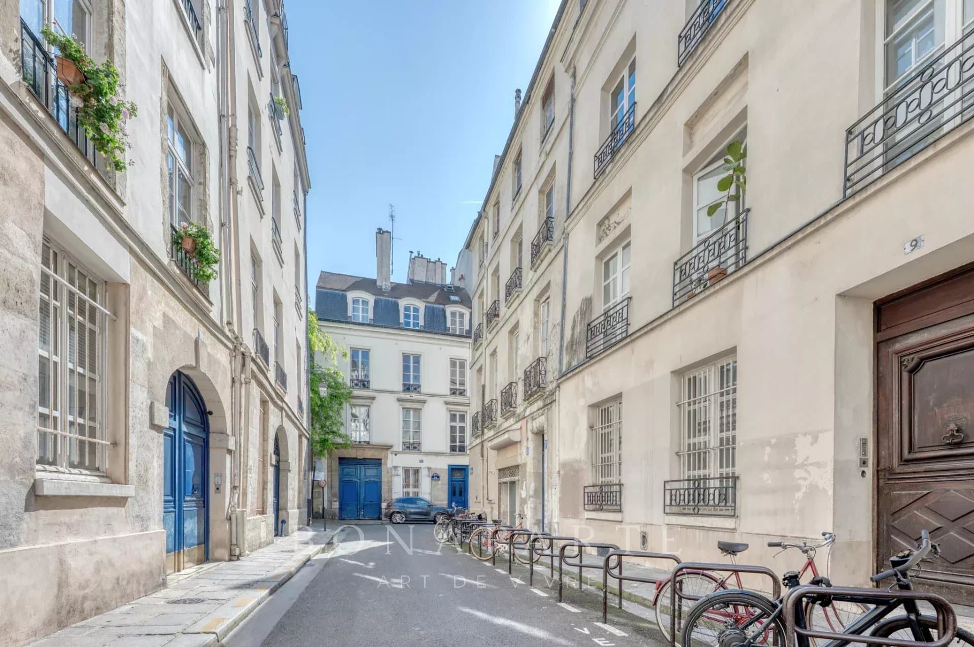 T4+ lumineux à Paris - 36m²