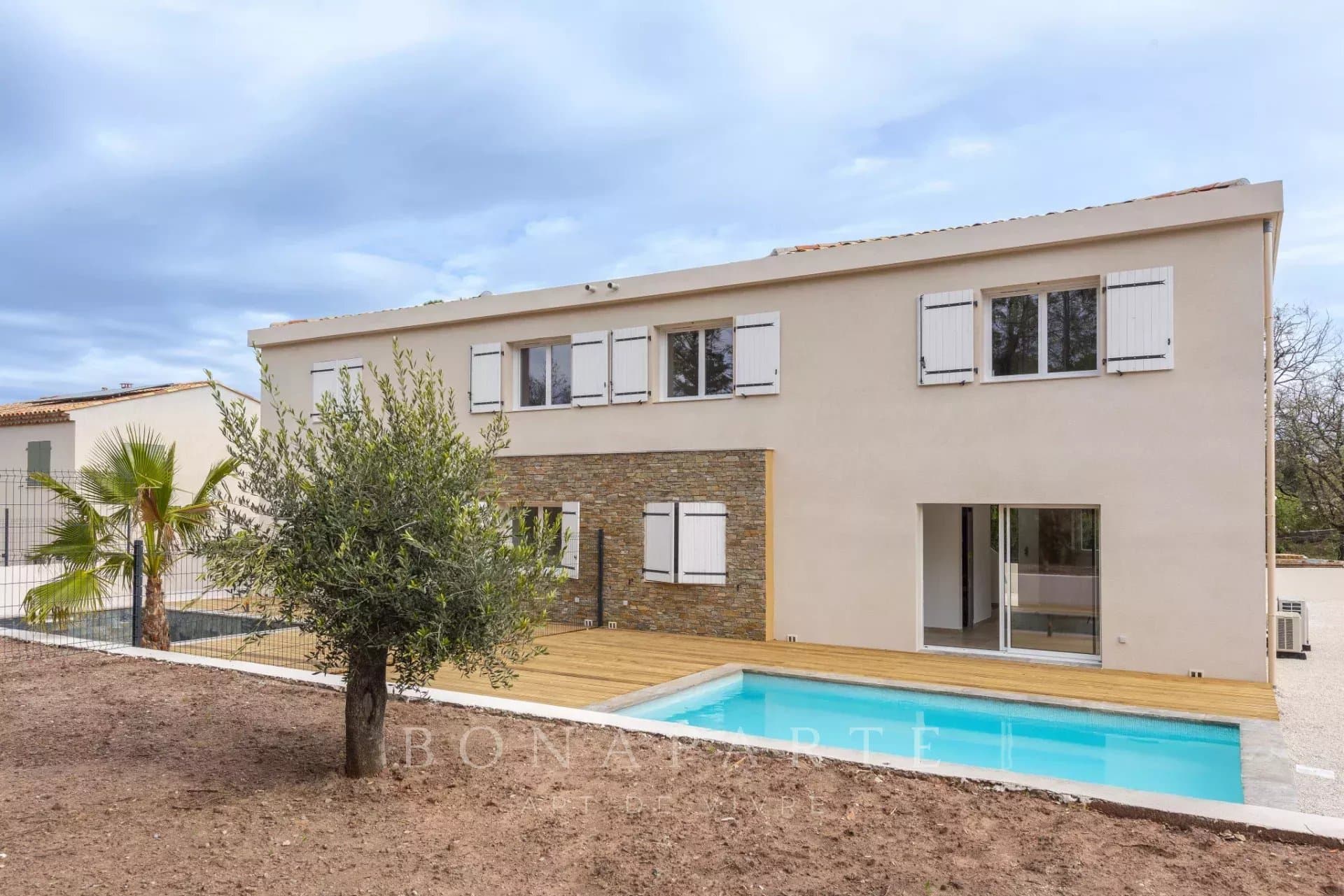 Maison contemporaine avec terrasse - Puget-sur-Argens
