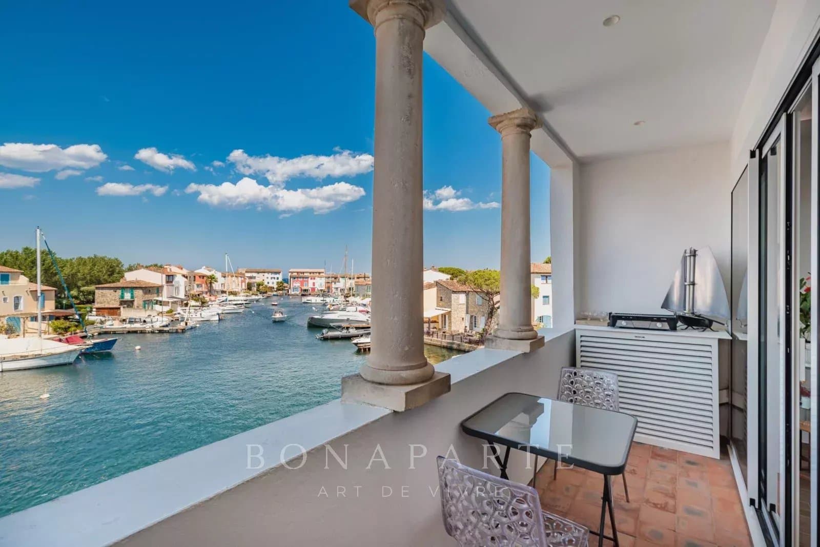 Appartement Port-Grimaud avec parkings et amodiation bateau