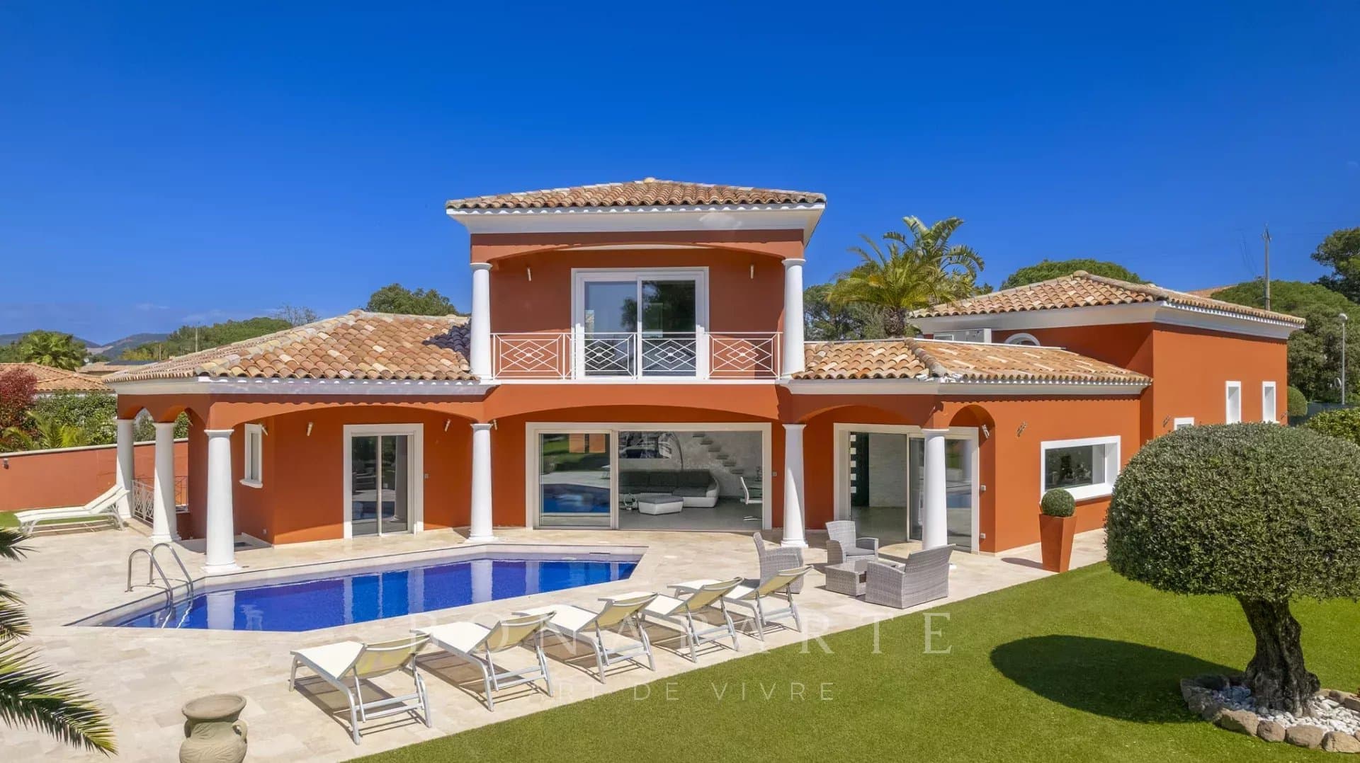 5-room villa with swimming pool - Fréjus