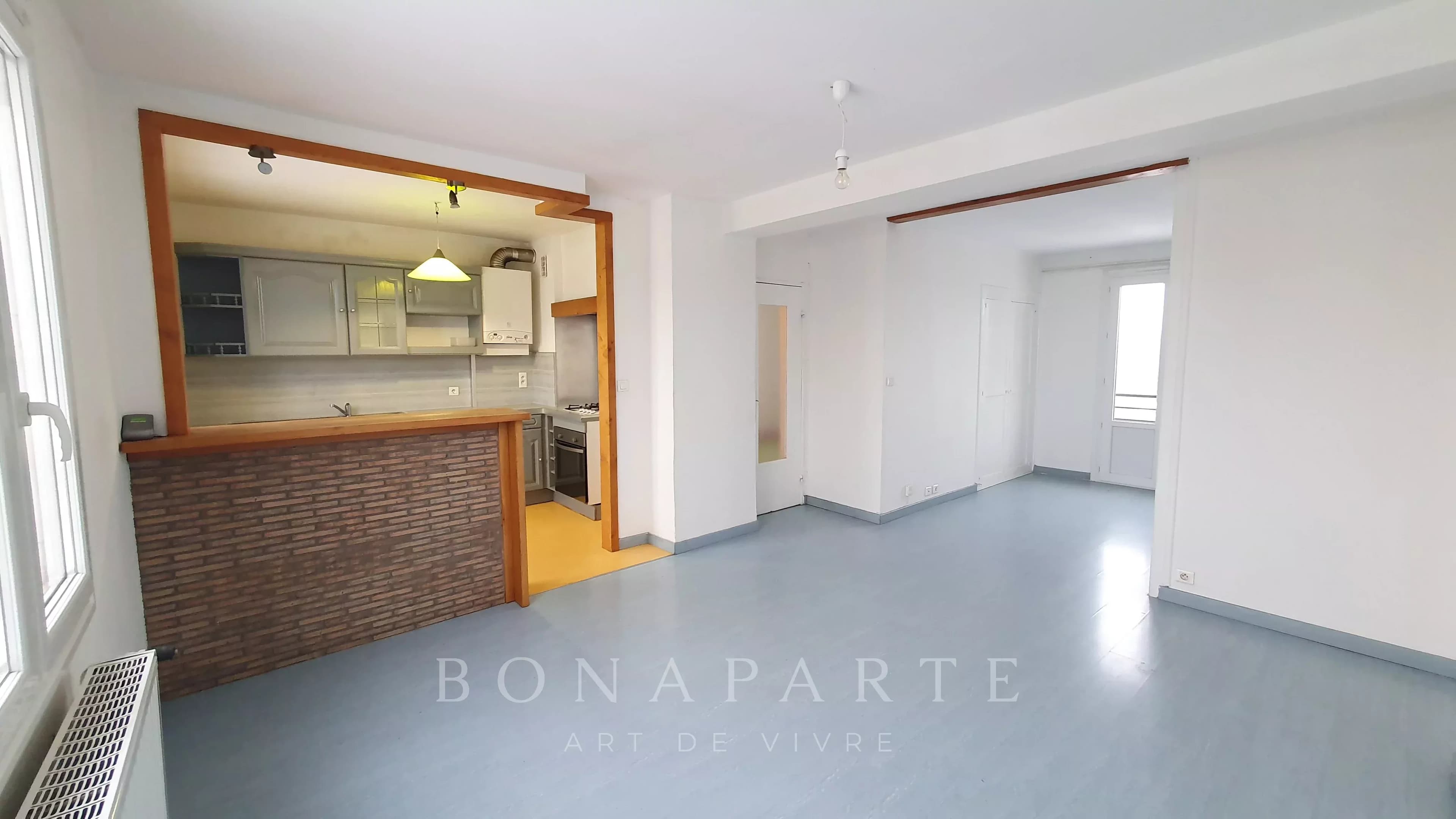 Appartement T3 bis lumineux avec balconnet et cave