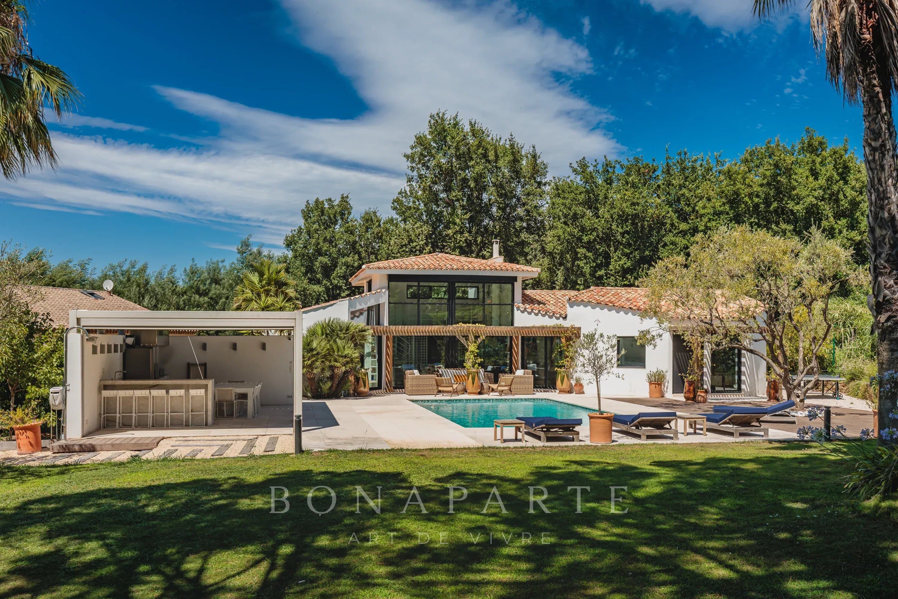 GASSIN - CHARMING PROPERTY - NEAR SAINT TROPEZ