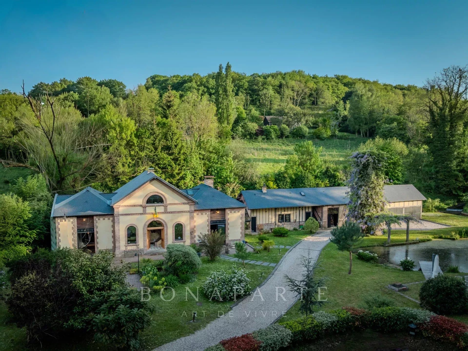 Ancienne scierie entièrement rénovée