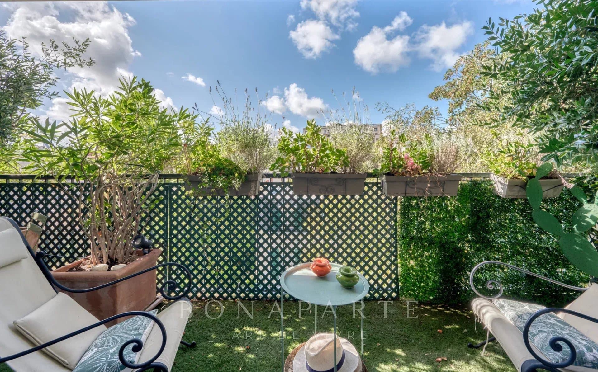 Appartement 3 pièces avec terrasse et vue dégagée - RANELAGH