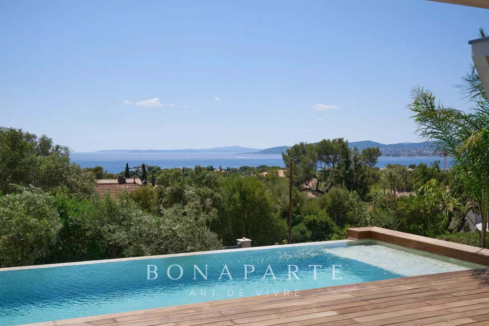 Villa contemporaine neuve à la vue mer panoramique