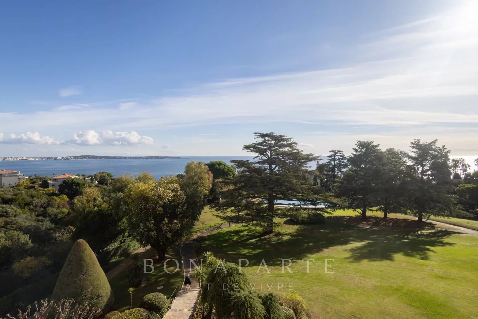 CANNES / CALIFORNIE - 4 ROOM APARTMENT - PANORAMIC SEA VIEW