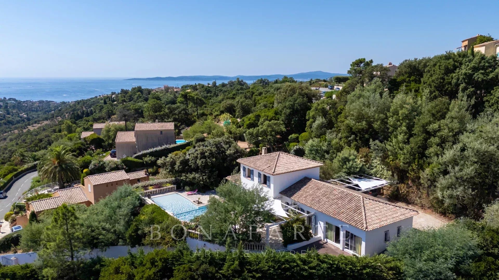 Villa provençale avec aperçu mer et piscine – Les Issambres
