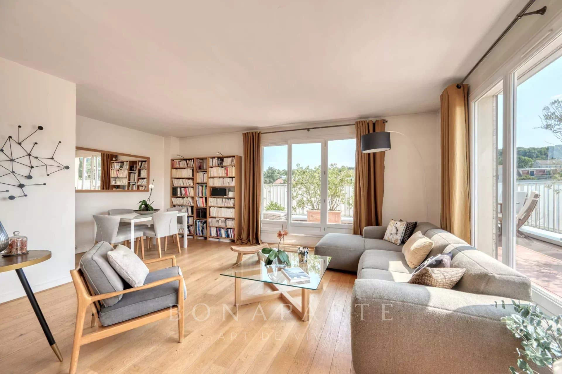 Dernier étage avec terrasse