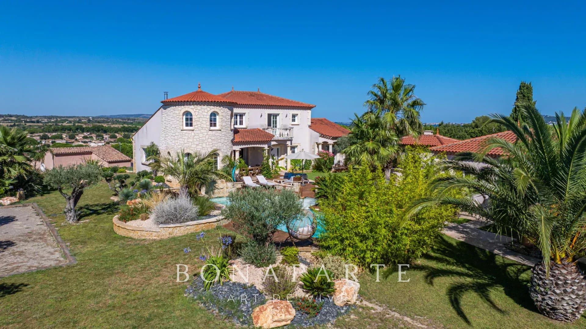 Refinement and serenity in Mèze