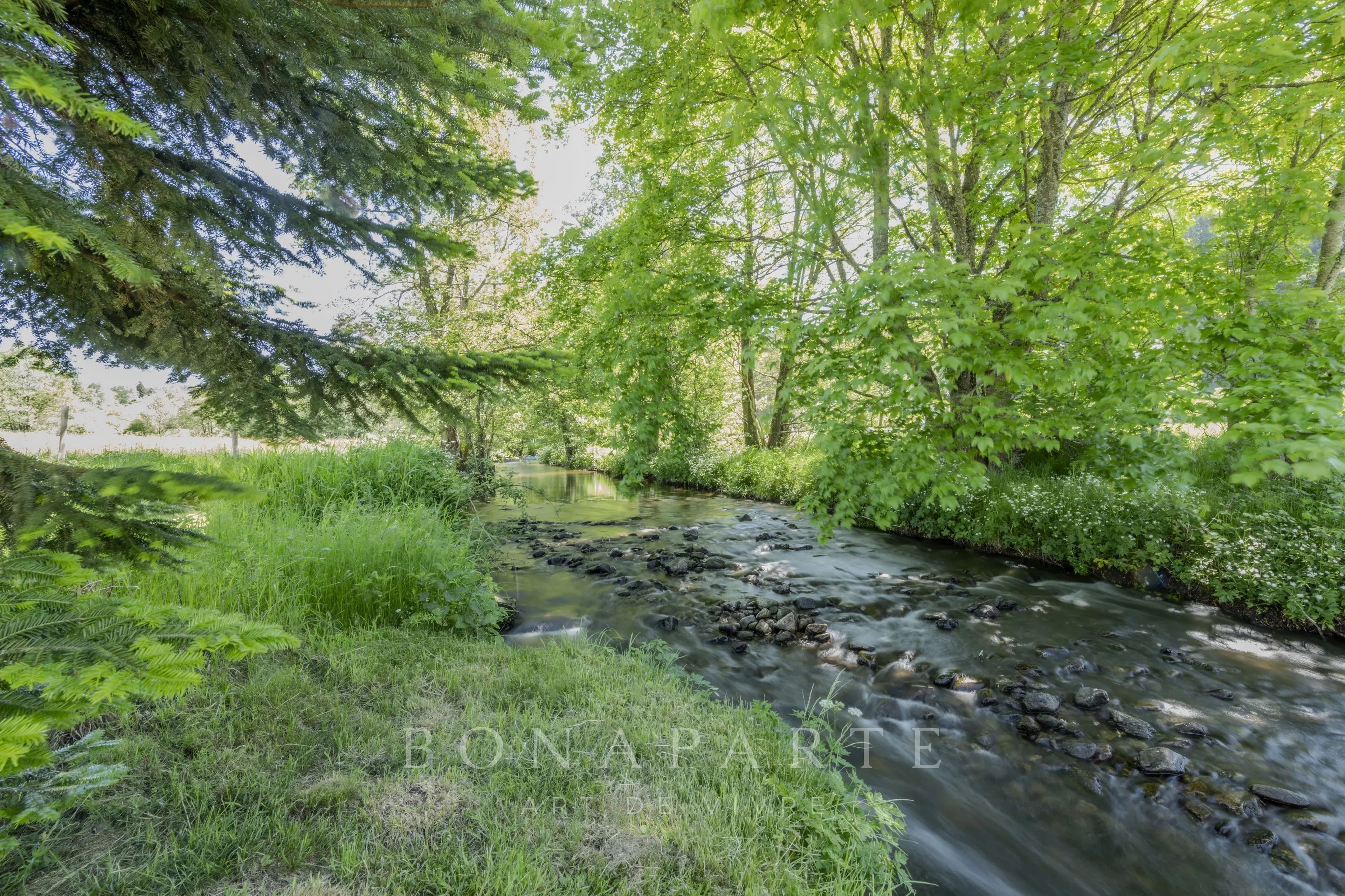 PROPRIETE DE CARACTERE AU COEUR DU PARC NATUREL REGIONAL DU PILAT