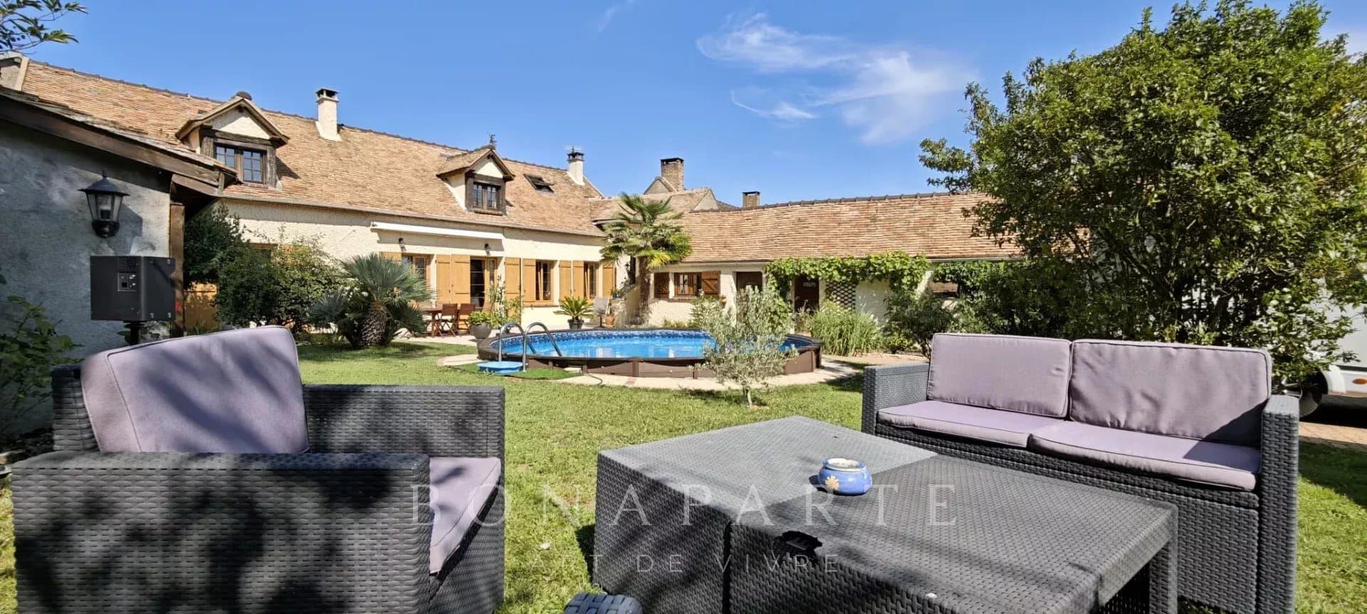 Maison contemporaine avec piscine - Pont-sur-Yonne