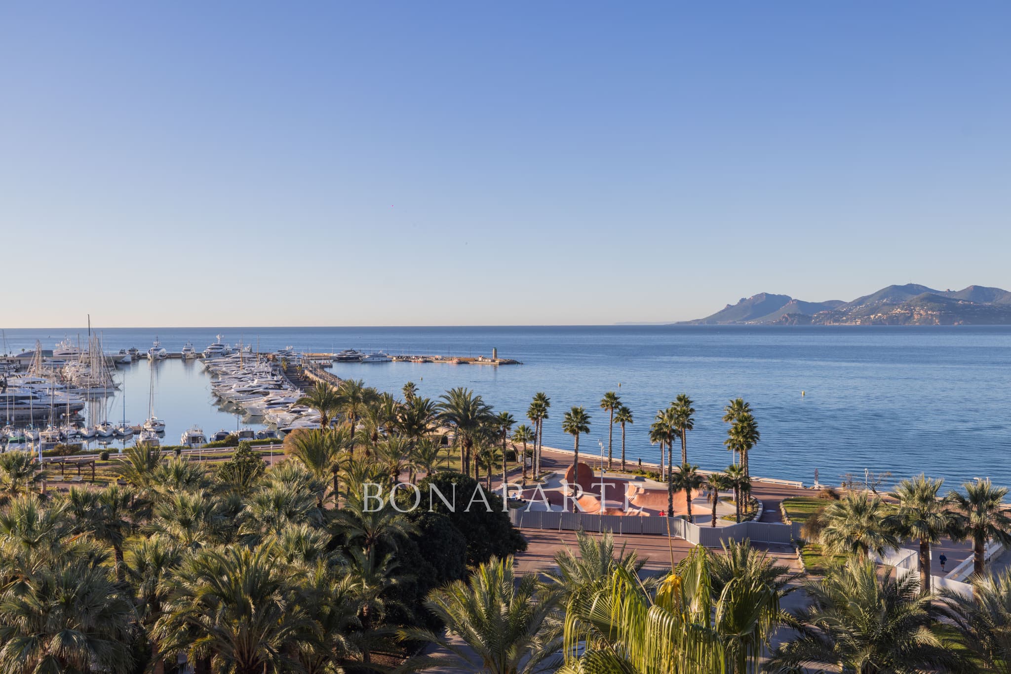 CANNES - CROISETTE - 3-room apartment with sea view