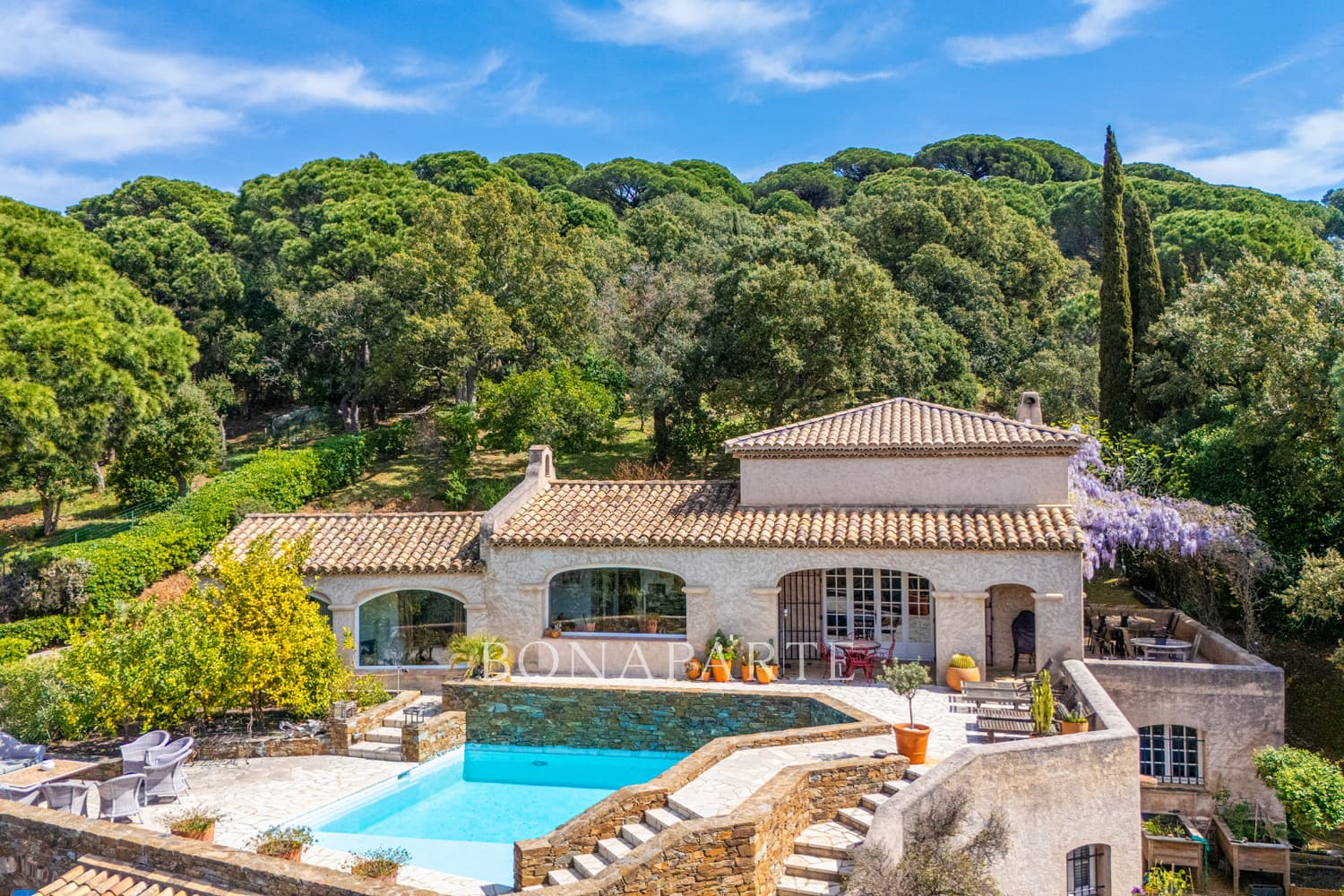 A haven of peace with a sea view, to be reinvented La Croi