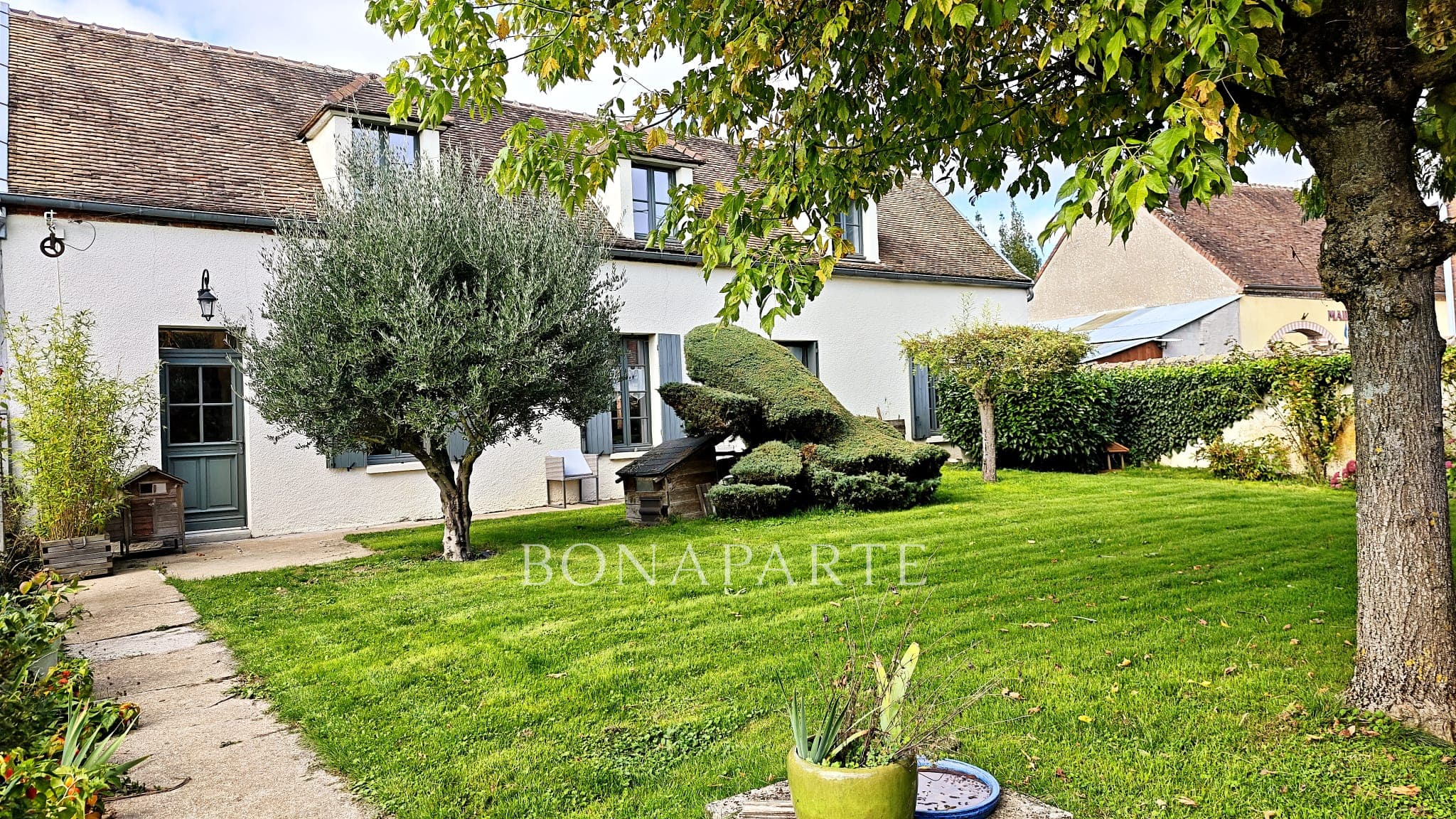 Longère F5, 4 chambres, un garage attenant et buanderie.