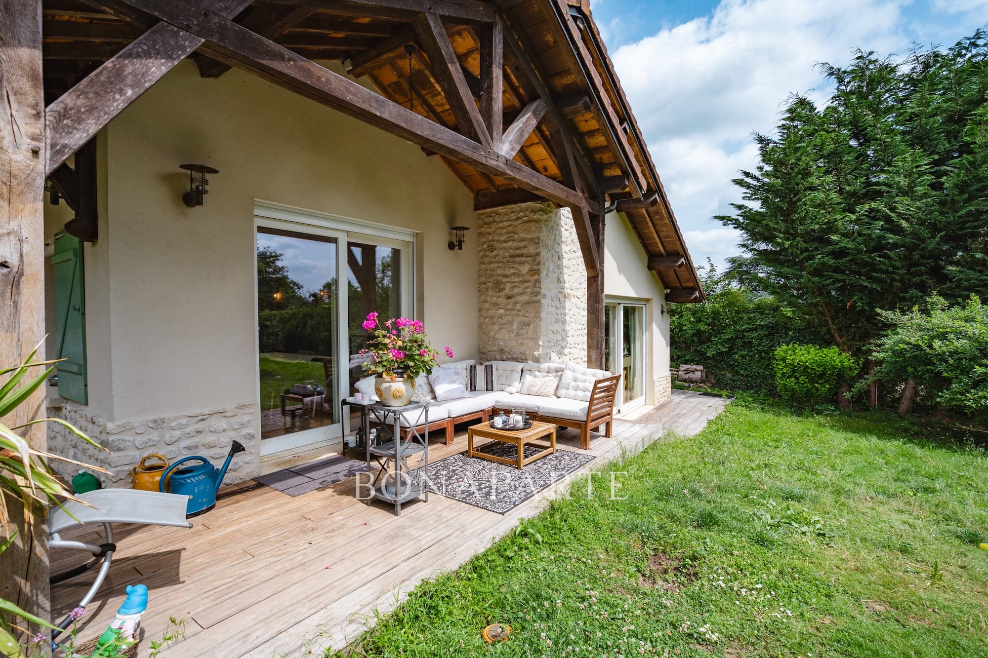 Maison familiale et individuelle - 240 m2 / 9 Pièces-5 Chamb