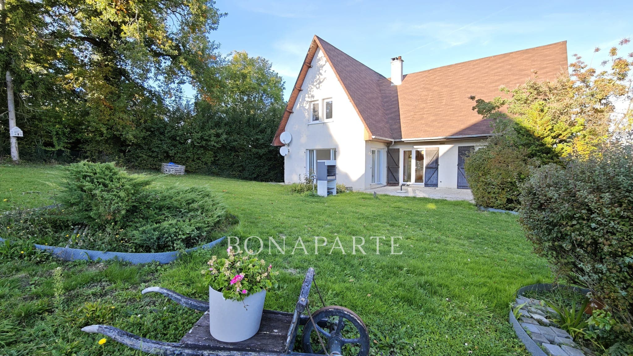 Élégante maison familiale de 202m2 avec studio indépendant