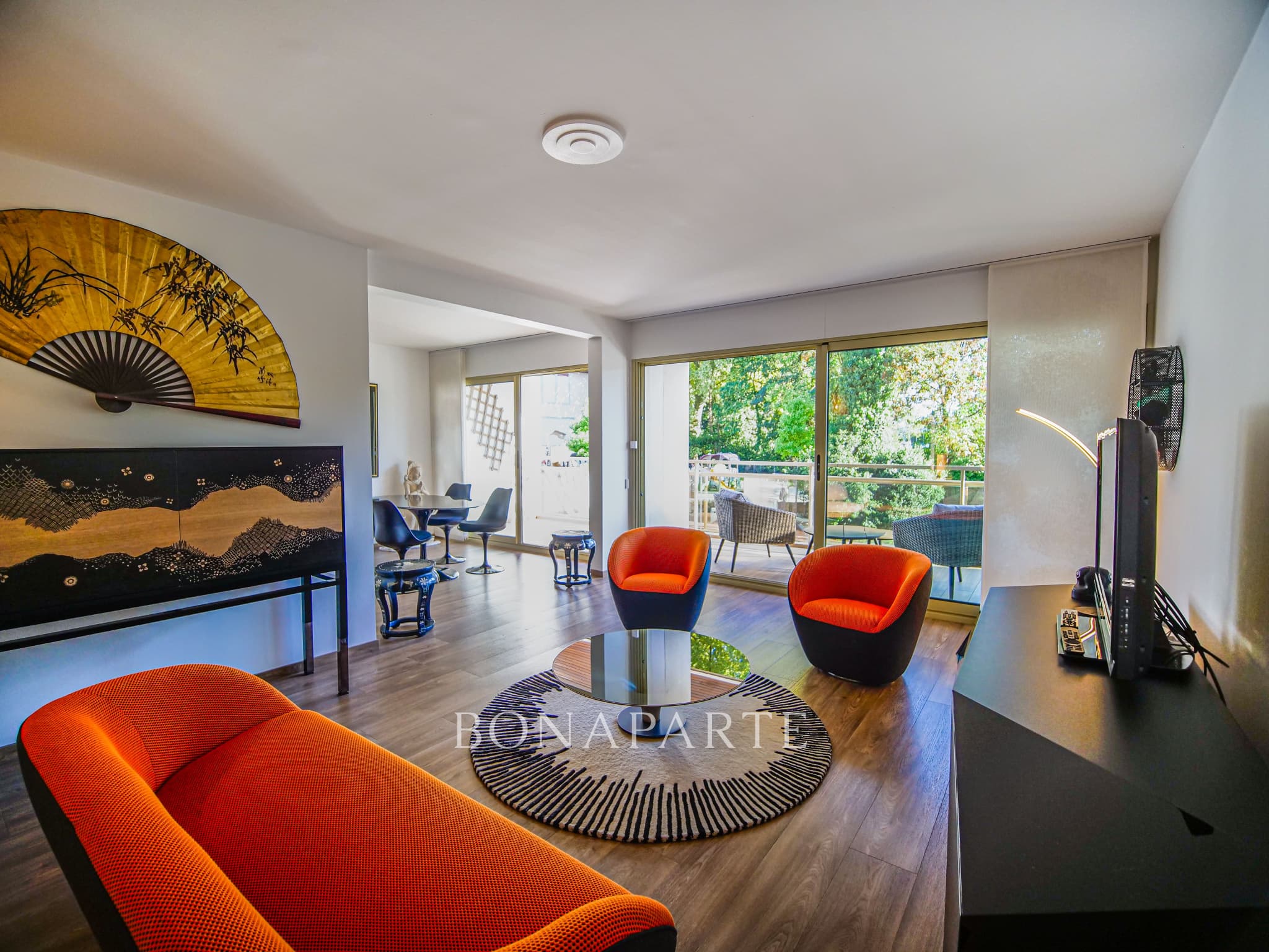 PAU apartment 5-room renovated 127 m2, south-facing terrac