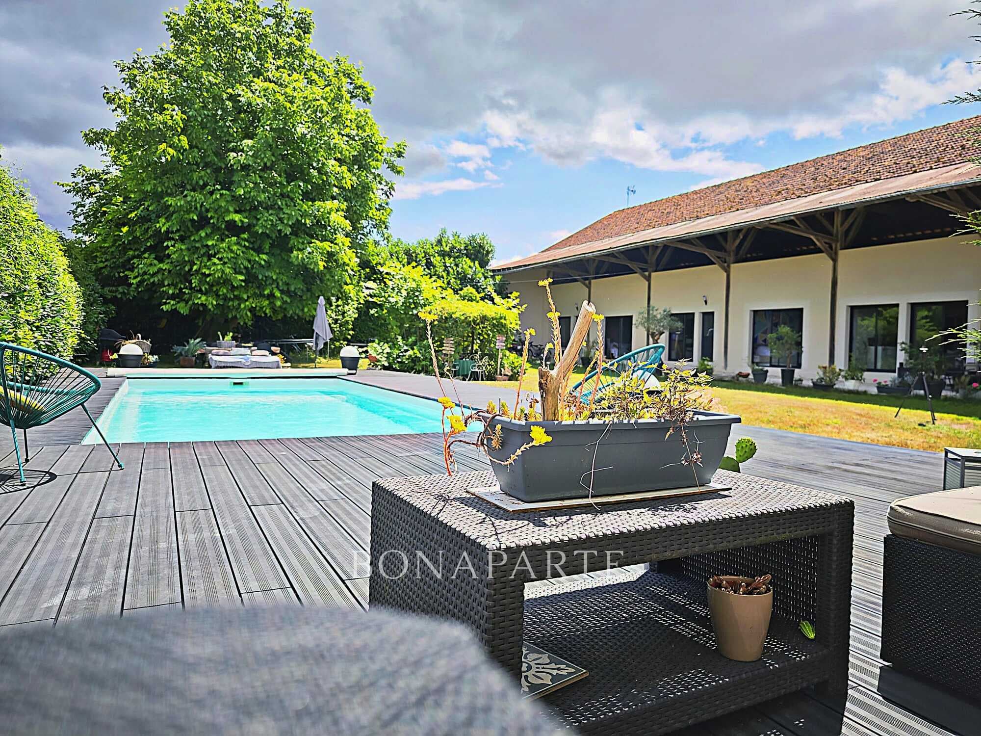 Loft avec studios indépendants et piscine privée