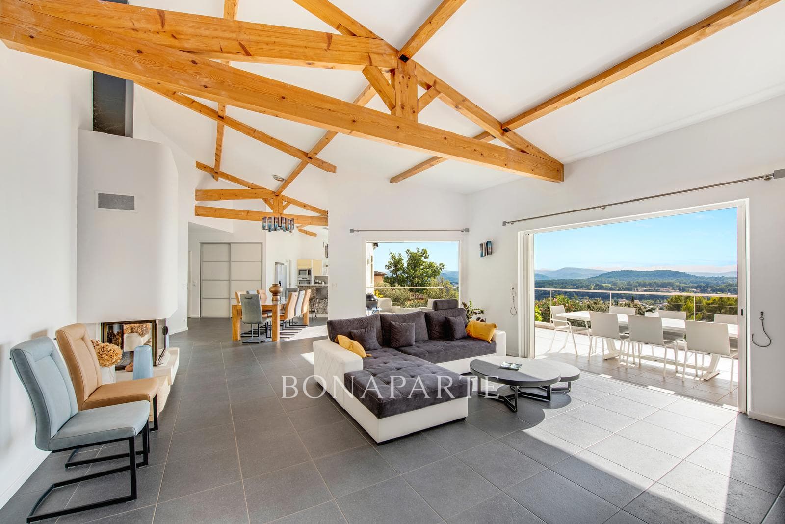 NEW IN LA MOTTE SUPERB VILLA WITH AN UNOBSTRUCTED VIEW OF NA