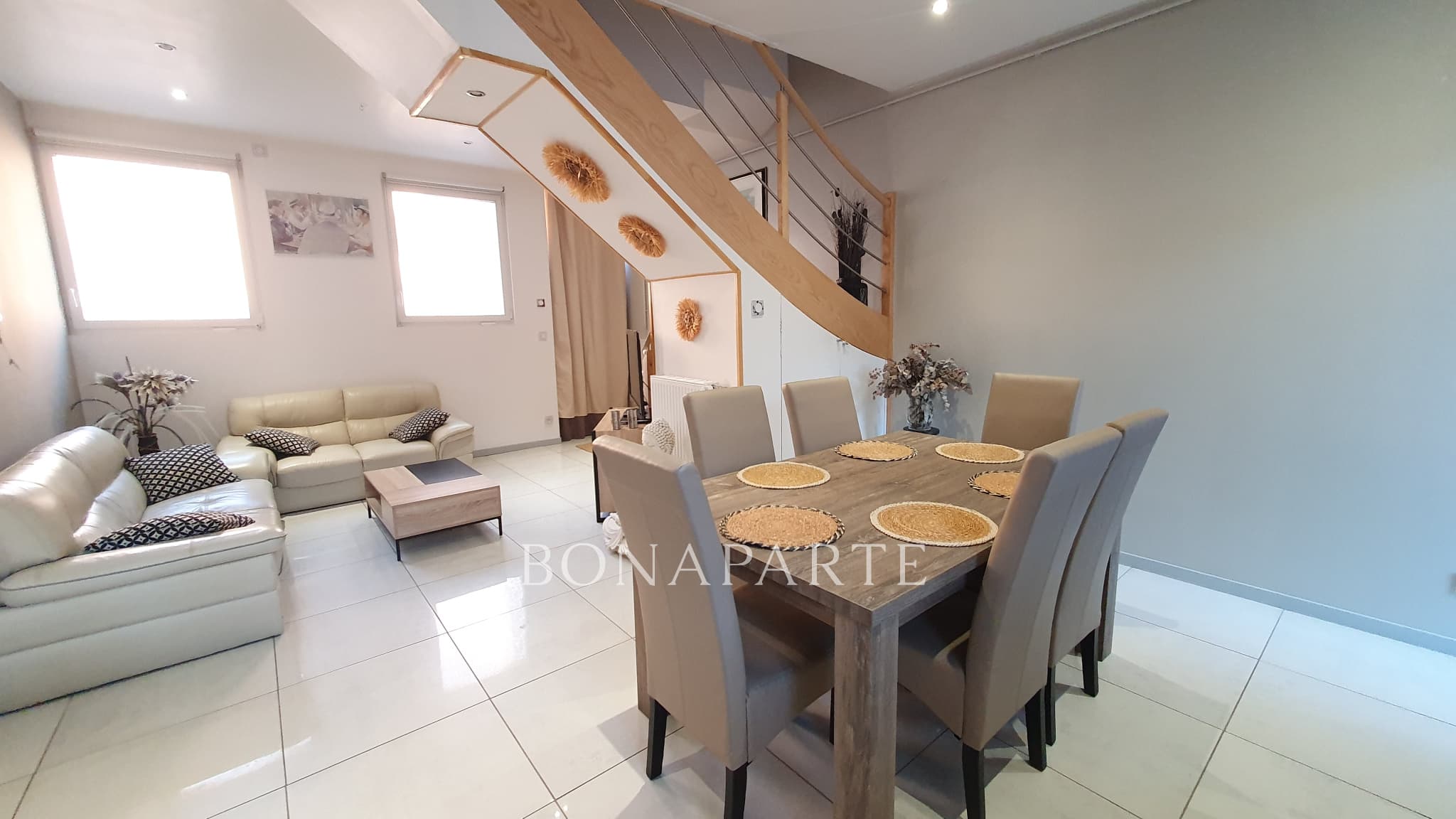 Jolie maison de ville rénovée avec grande terrasse et garage