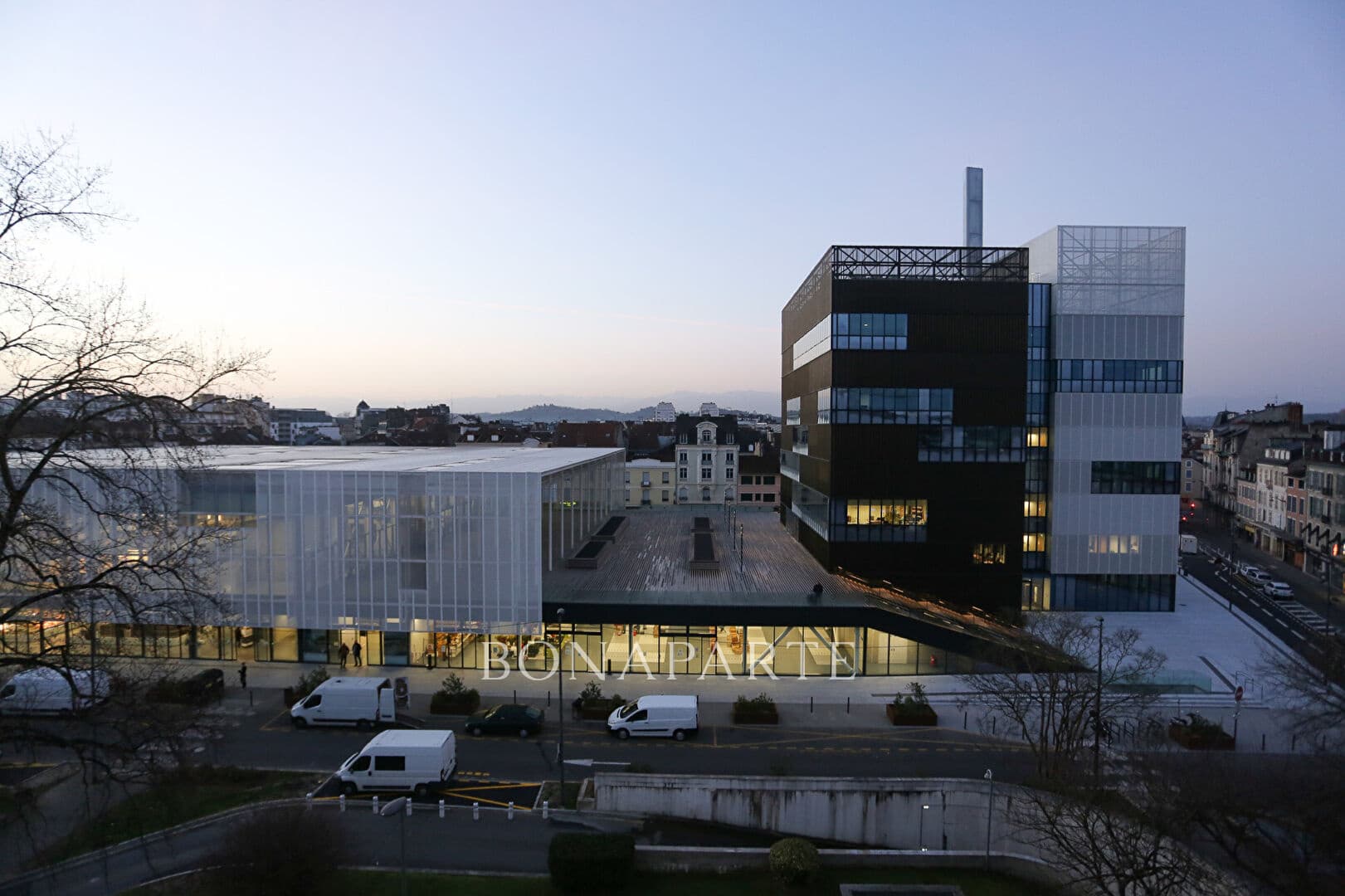 Pau Halles Local commercial 900 m2 à fort potentiel