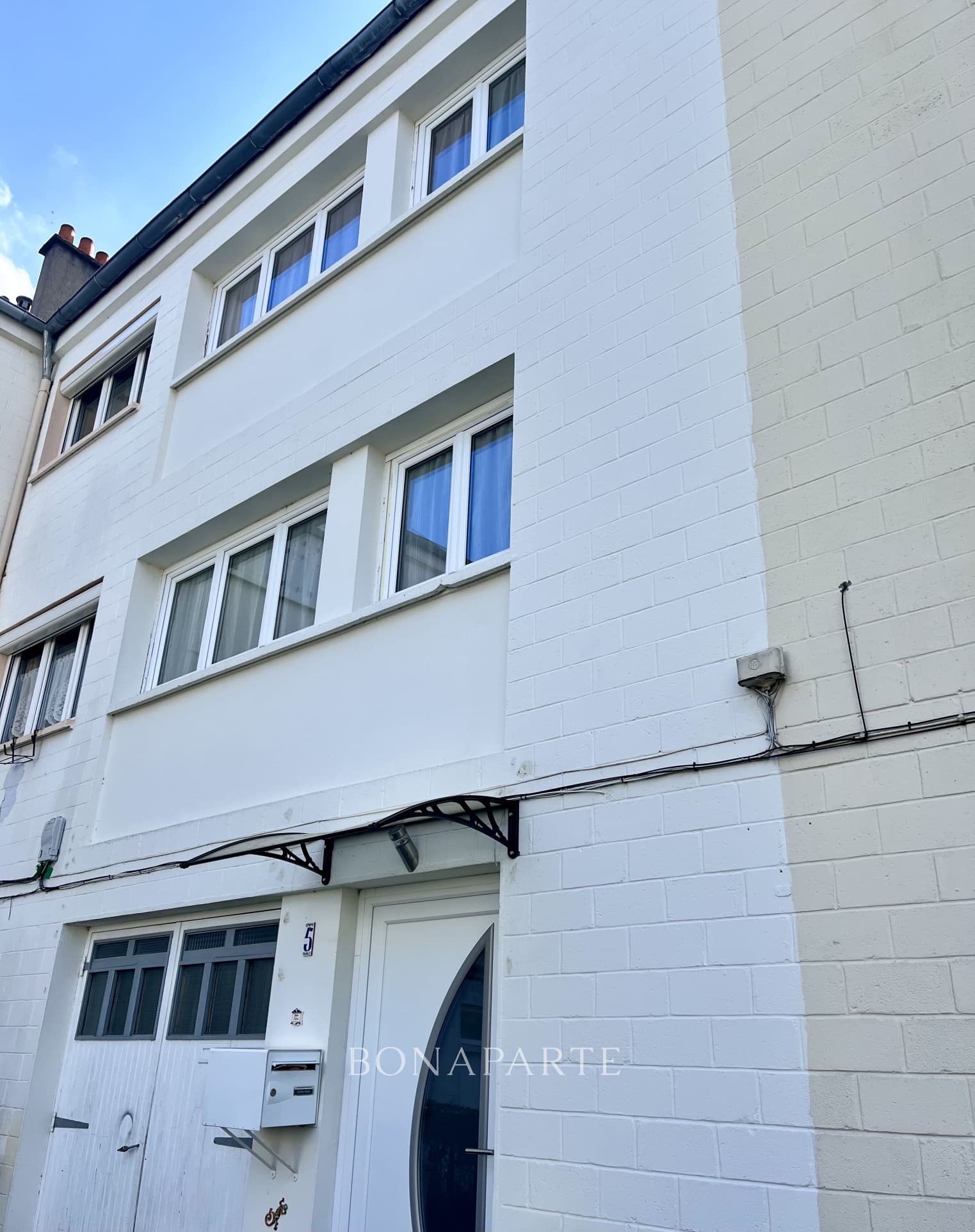 VILLEPREUX 78450 - Maison de Ville - 3 niveaux + Comble - 80