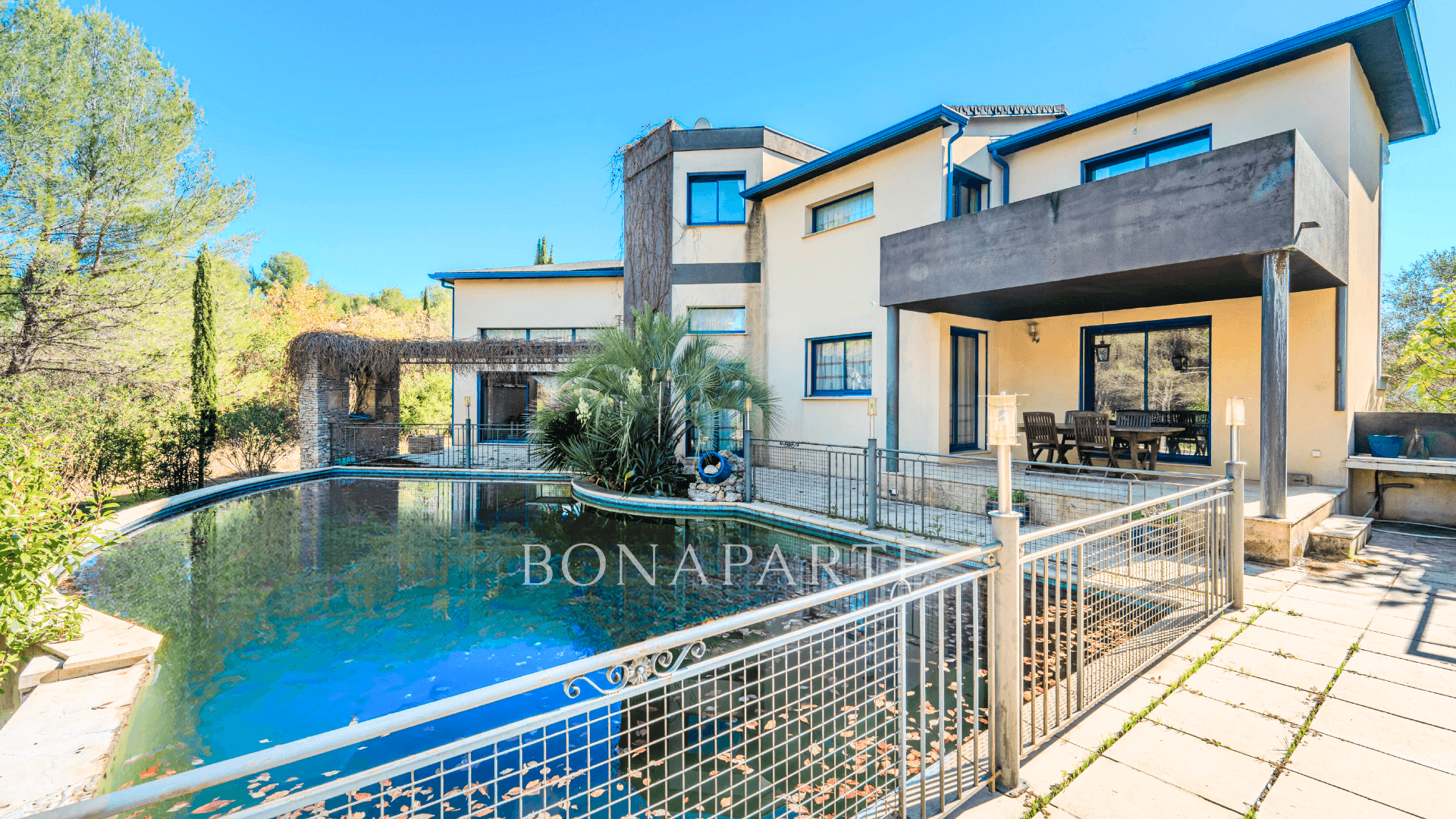 12-room house, 365 m2