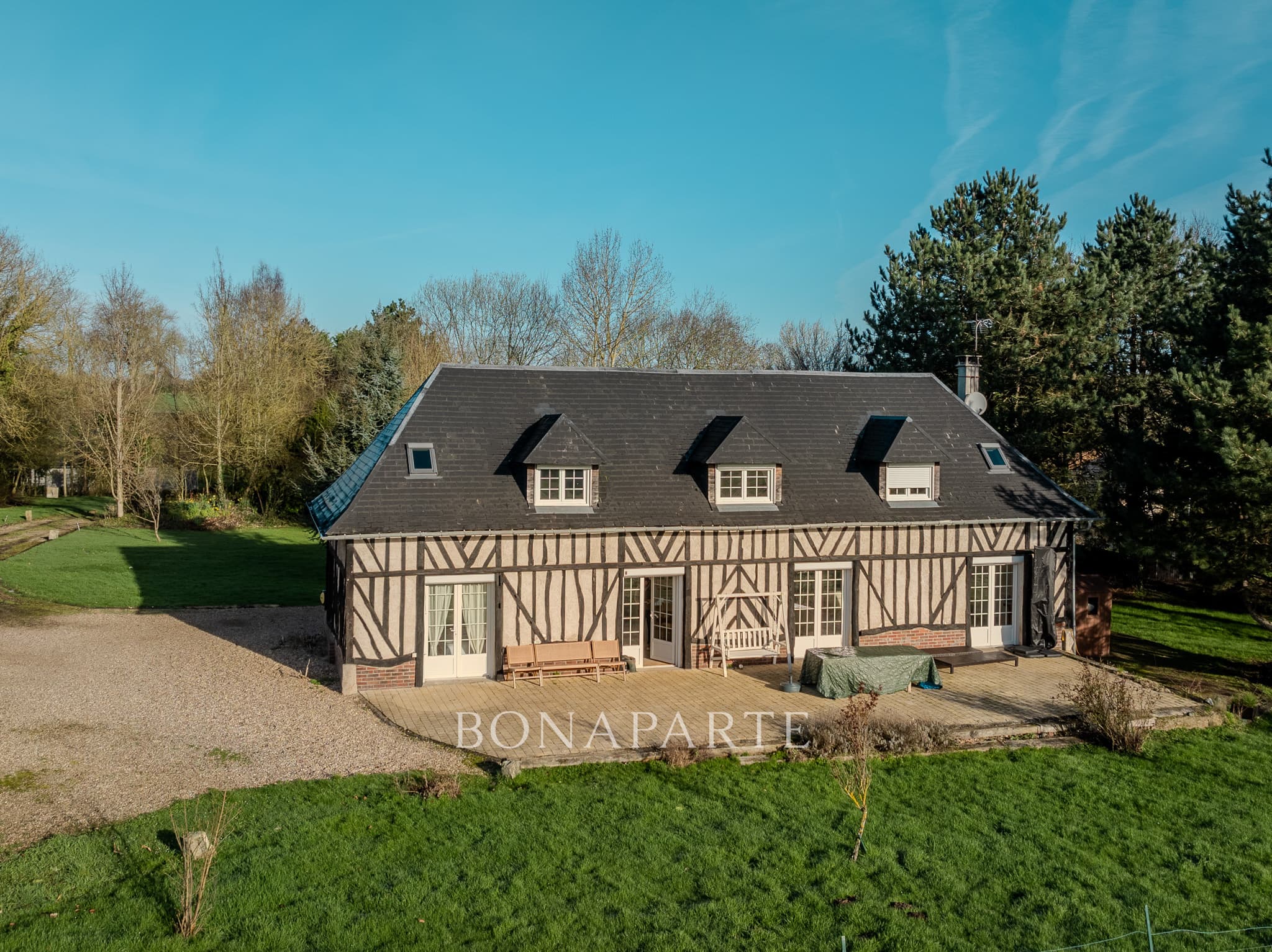 Longère normande totalement rénovée