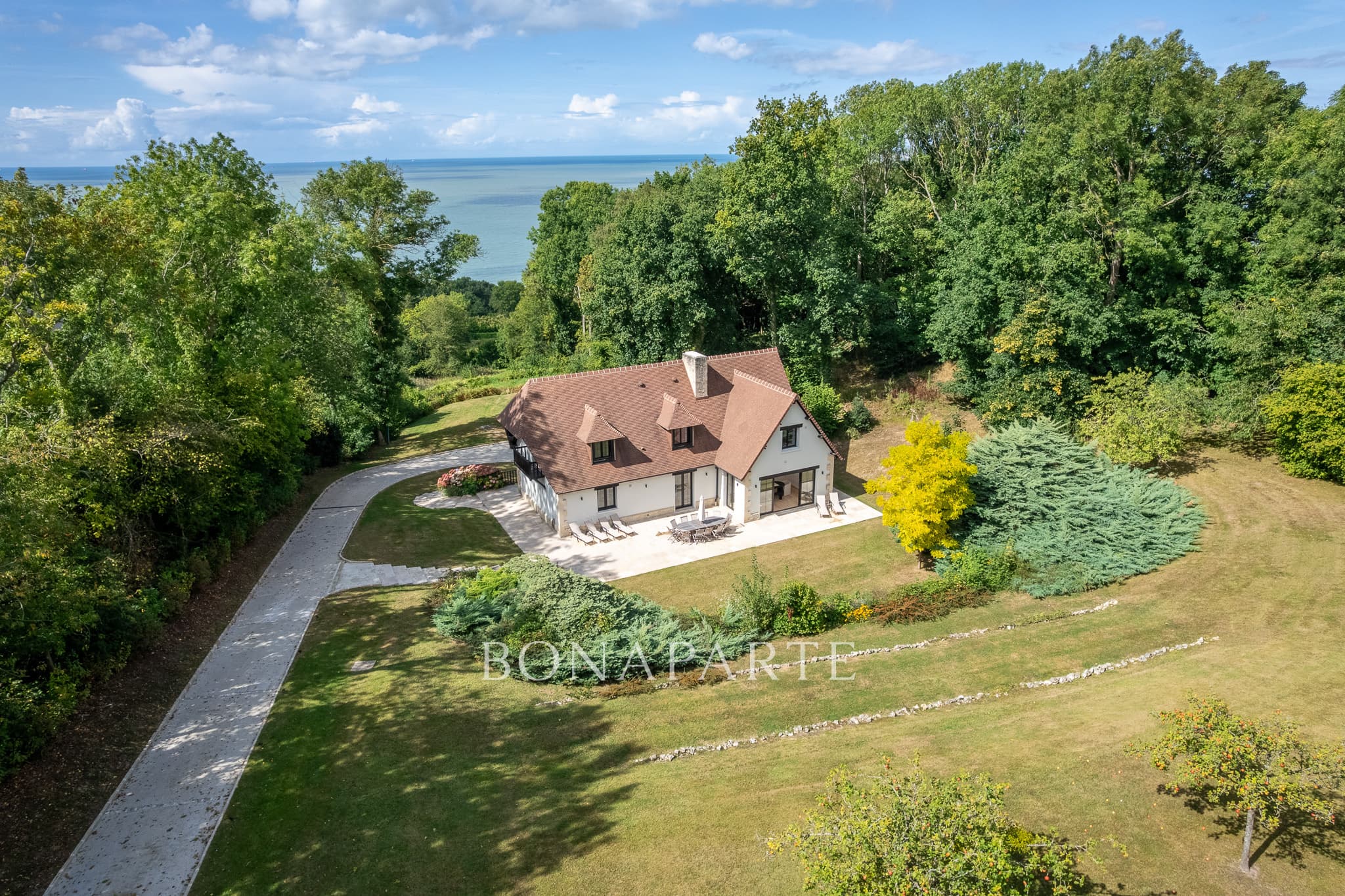 Norman house with sea view, completely renovated