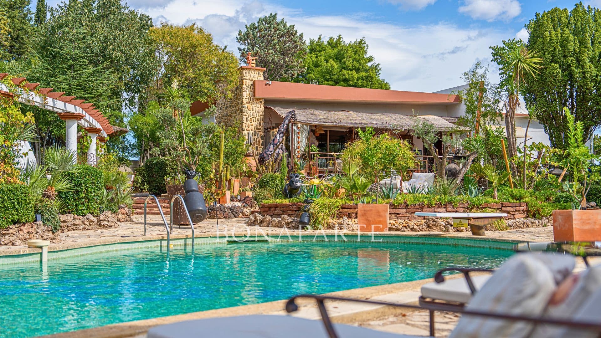 Propriété d'Exception à Béziers Havre de Paix et Élégance