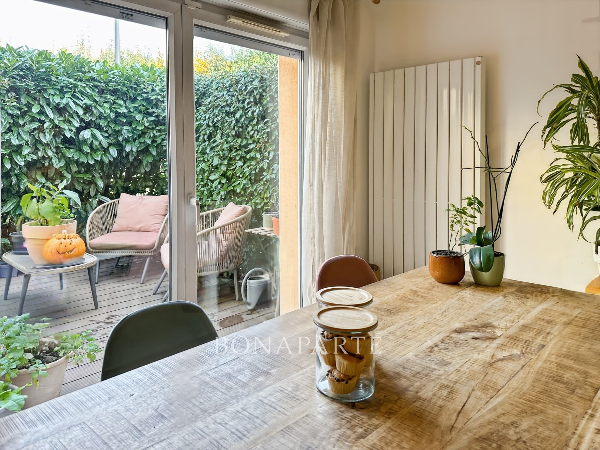 Prévessin-Moëns, maison de 63 m2 avec jardin et piscine dans