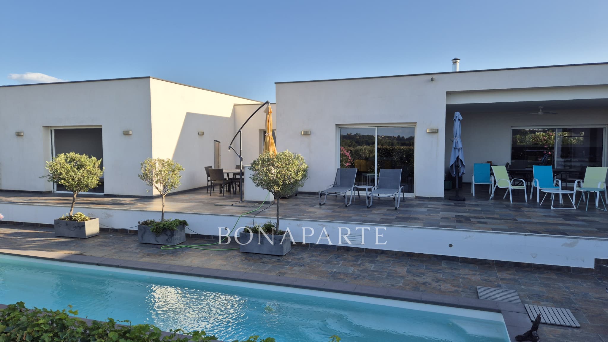 Villa d'architecte récente de style Californien proche du si